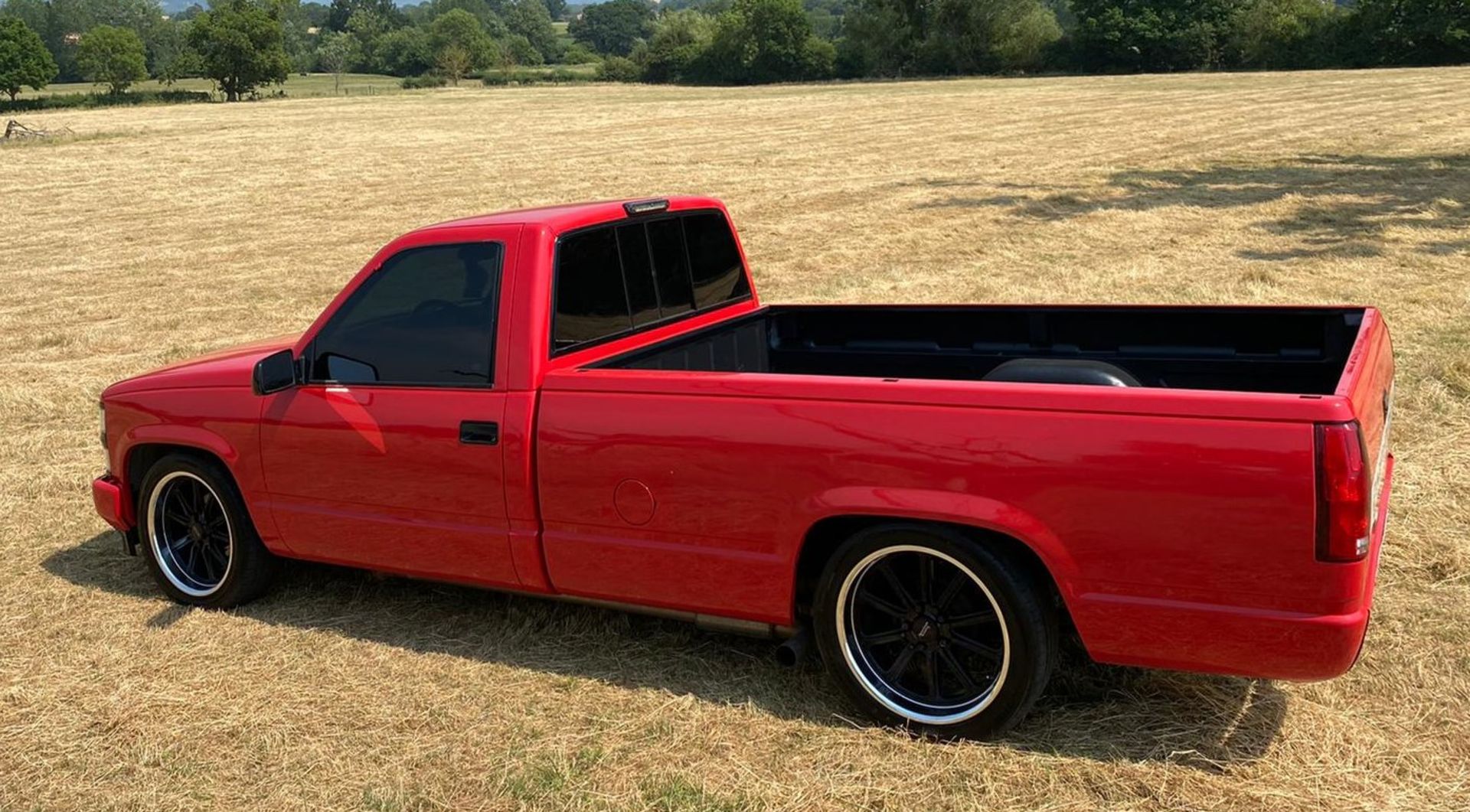 Super Red 1988 Chevrolet C1500 / OBS / GMT-400 - Single cab long bed (8ft) - Image 4 of 15