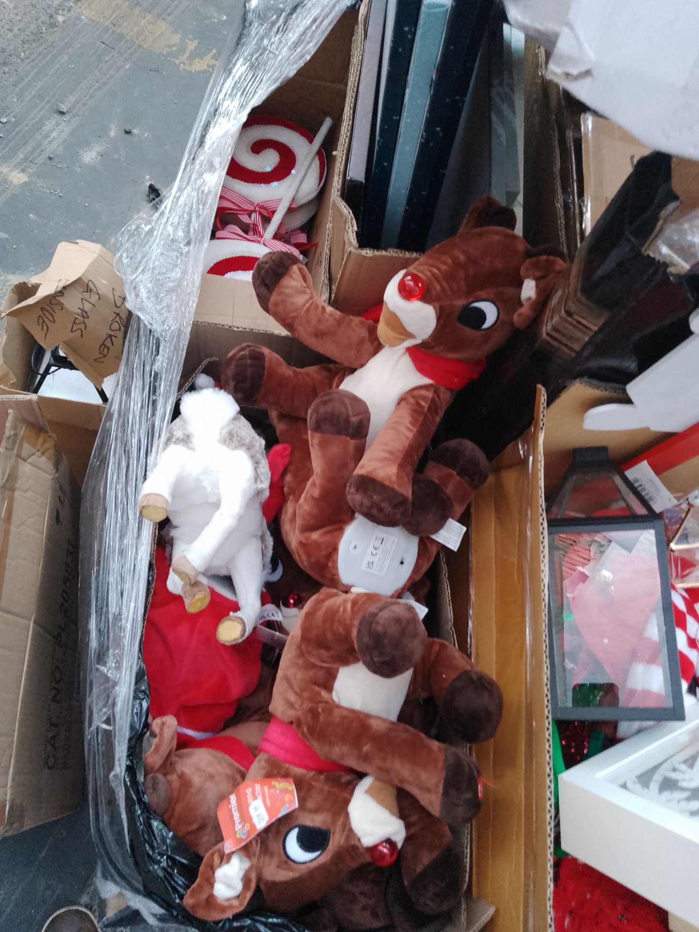 1 pallet of Mainly Appears New Christmas products - Lanterns, canvases, stuffed animals See pictures - Image 10 of 10