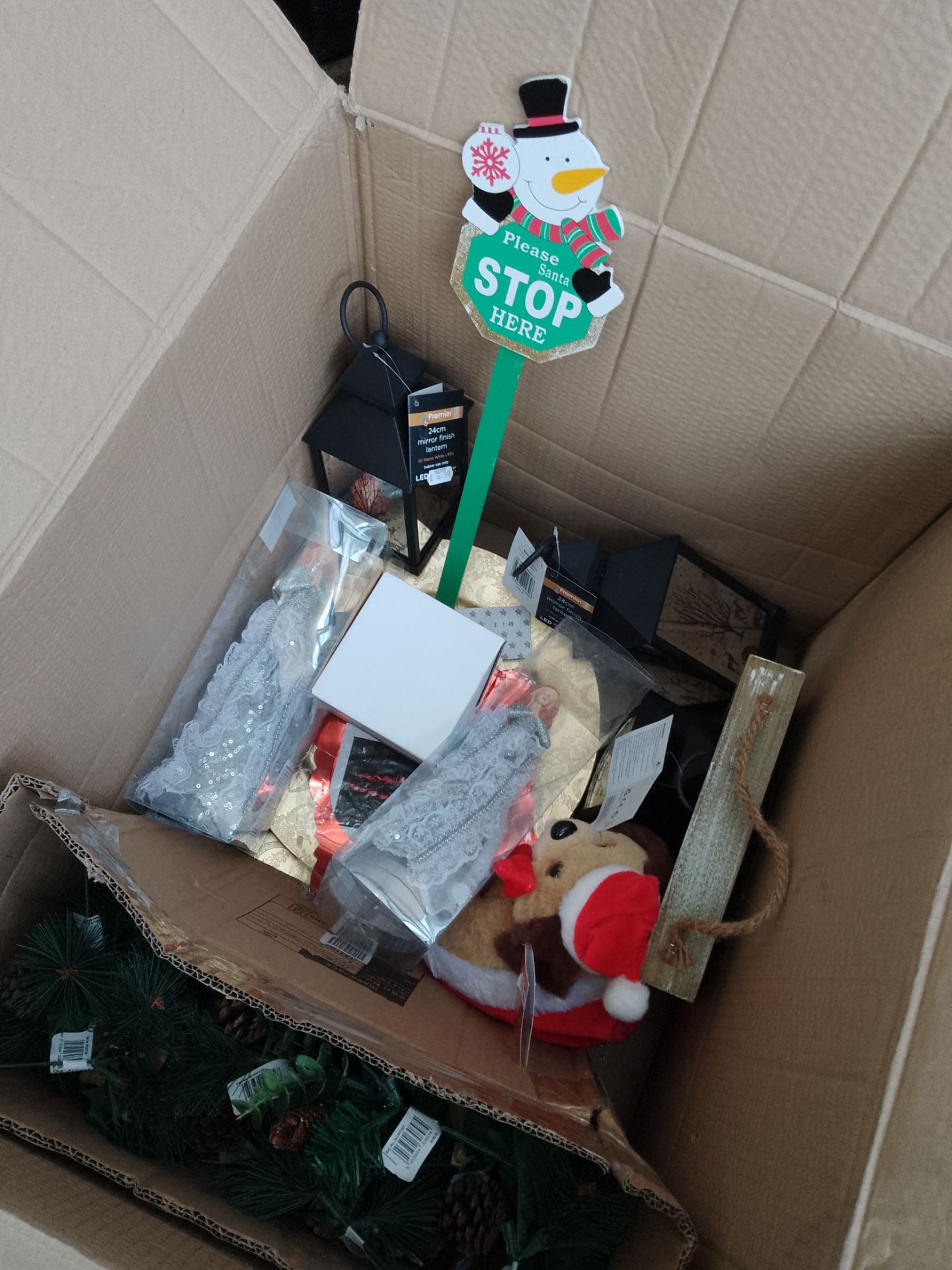 1 Return pallet of New and Used Christmas Decorations - Image 4 of 5
