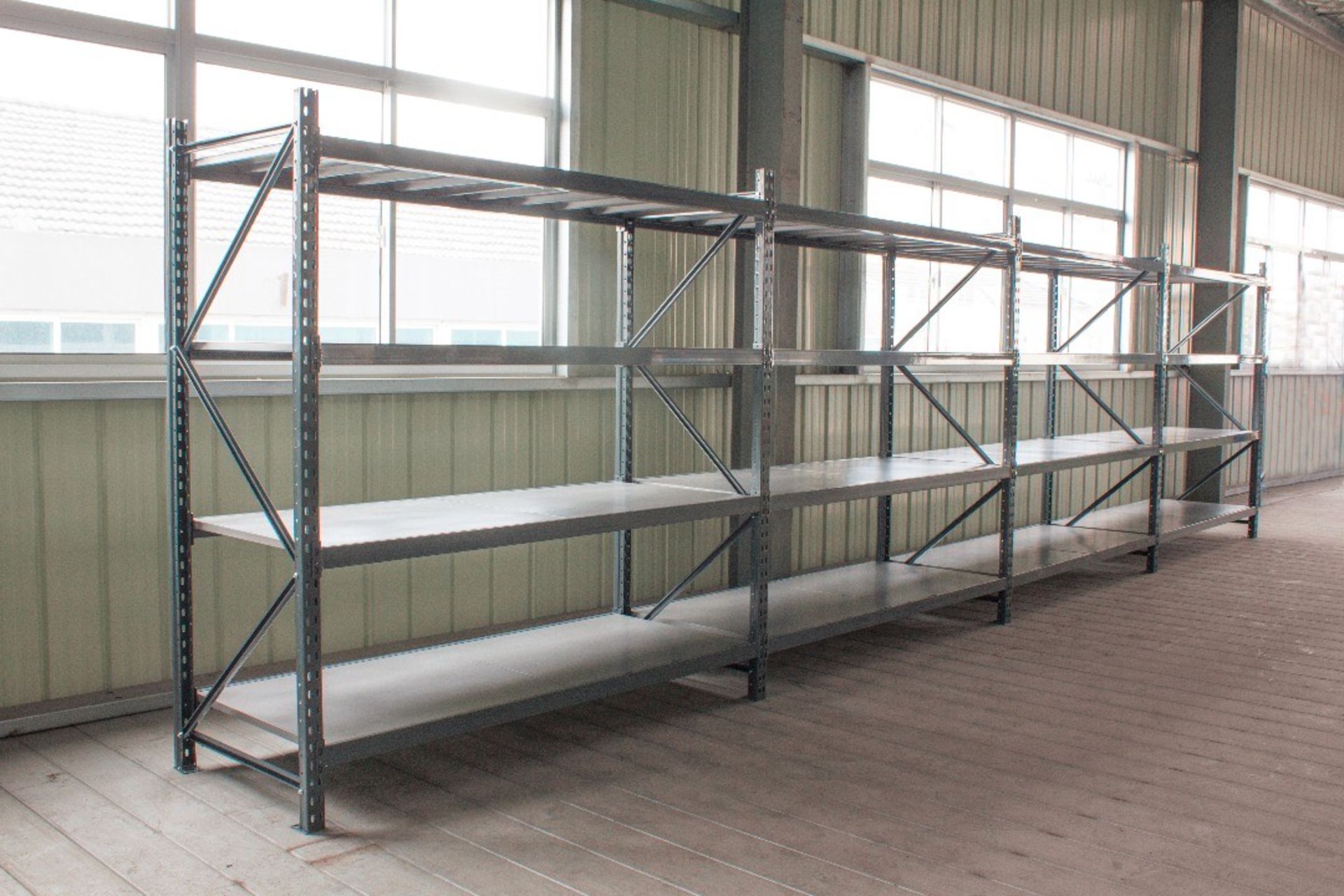 4 bay run of 600mm deep shelf / parcel racking - 5 uprights - 32 beams - 16 boards