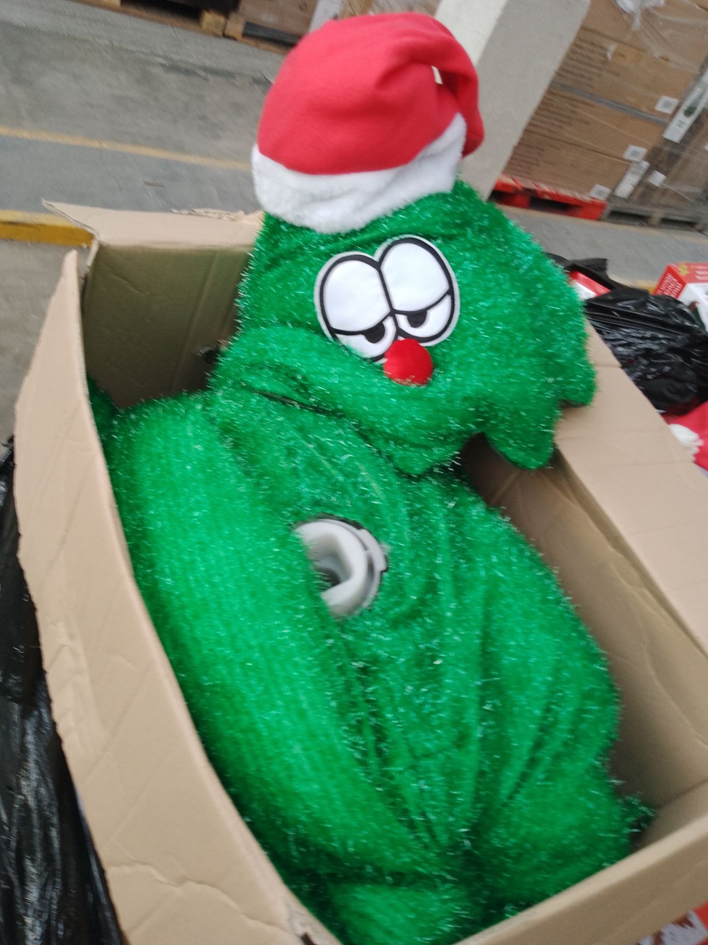 1 Pallet of mixed Christmas accessories including dancing figures - Customer returns - Image 2 of 4