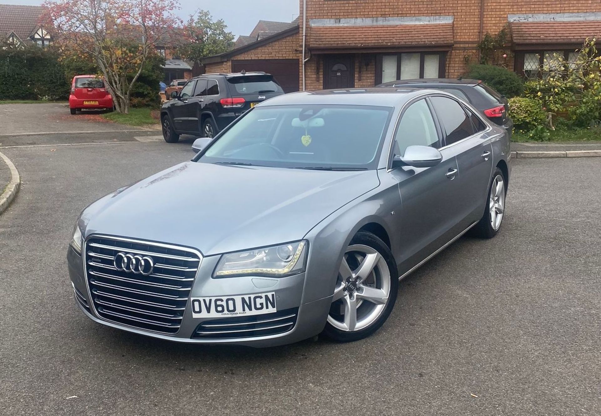 2010 AUDI A8 SE 4.2 TDI V8 QUATTRO AUTO GREY SALOON - 102k miles - PARKING SENSORS - OV60 NGN - Image 2 of 9