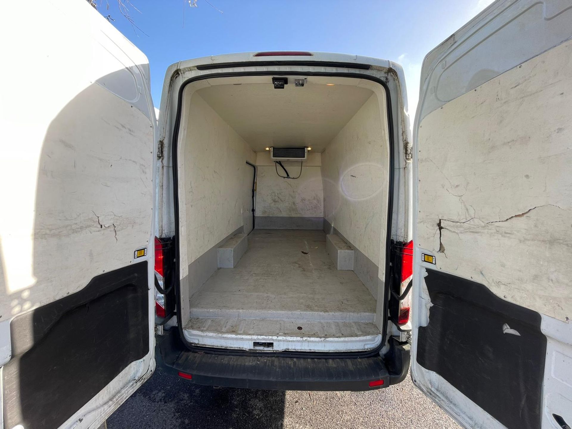 2017 Ford Transit Fridge Van L4 H3 Diesel Manual White - 71K MILES - Image 5 of 20