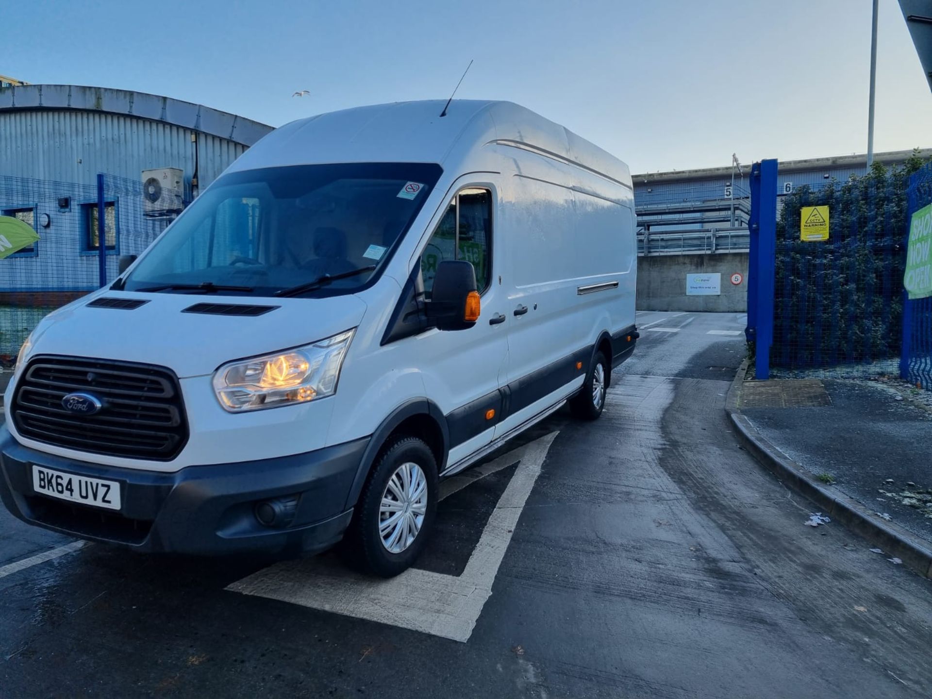 2014/64 FORD TRANSIT 350 WHITE PANEL VAN - 85k miles - New MOT - BK64 UVZ - Image 2 of 8