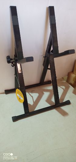 1 Large Kinsman music instrument stand