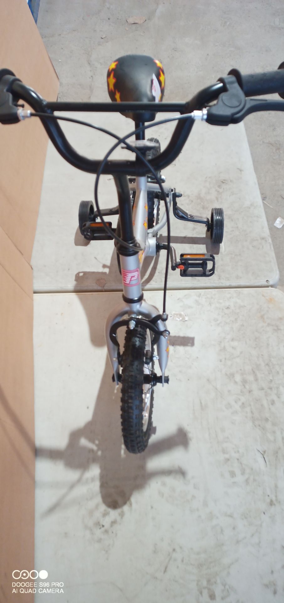 Small bike with stabilizers - as pictured , bike as pictured , looks new unused - Image 2 of 3