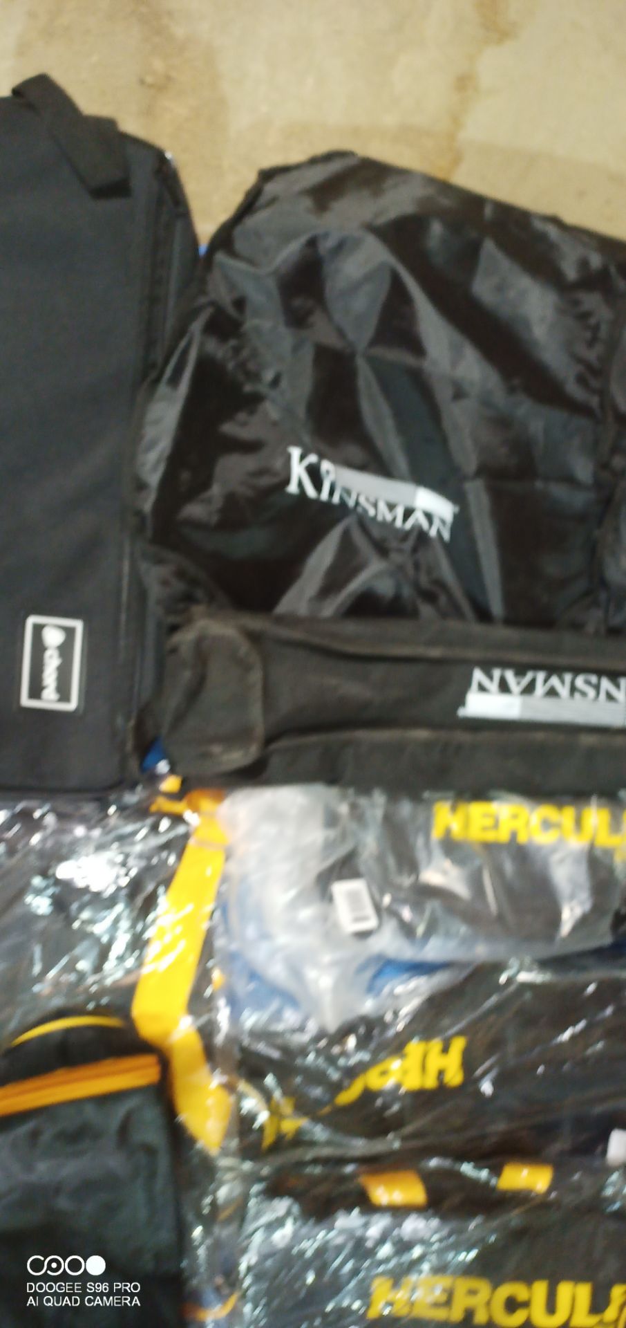 Appx 12 brand new assorted size small premium quality & brands music instrument bags / carriers - Image 3 of 3