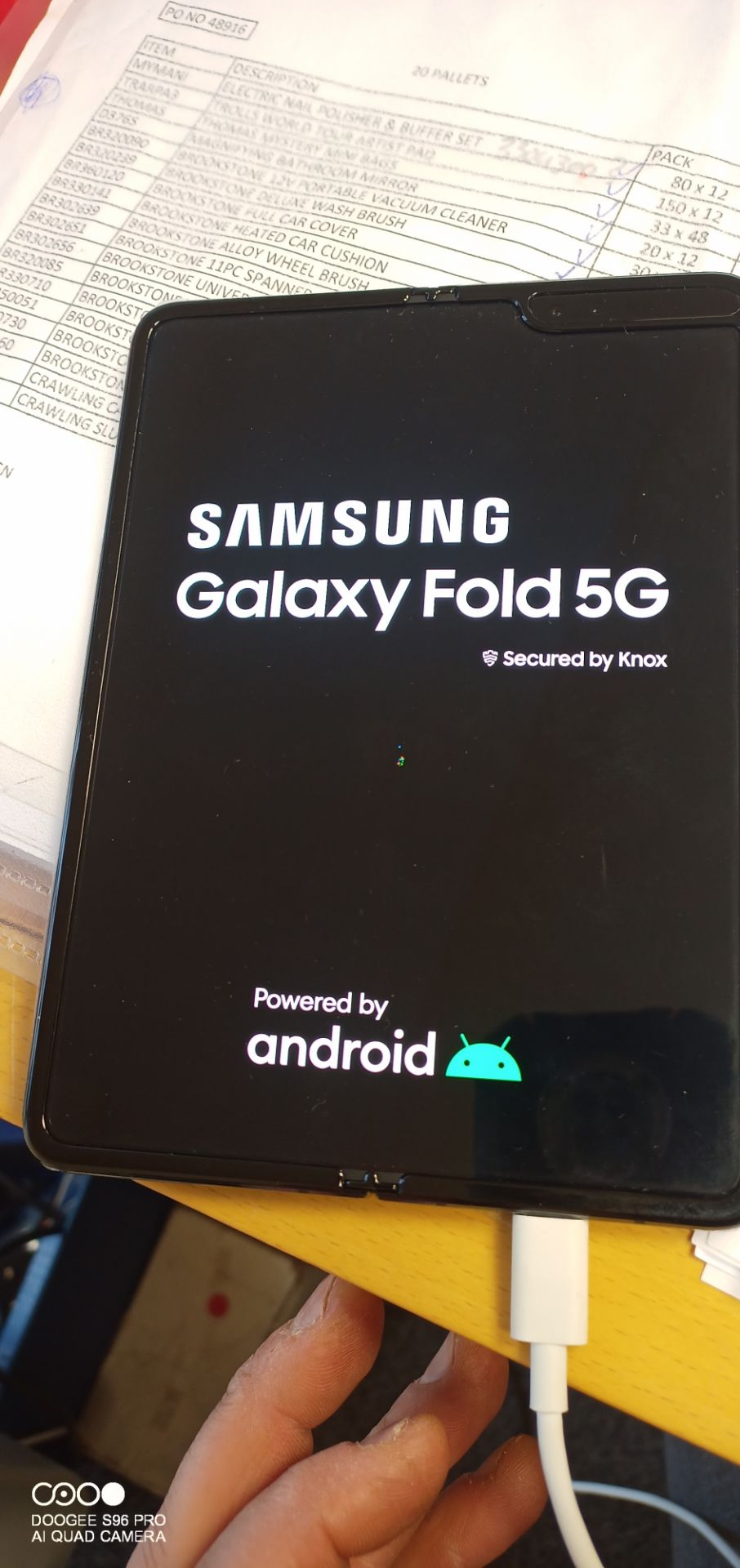 SamsungGalaxy Fold - 512gb - First person set up , no calls or accounts on unit - Image 9 of 9