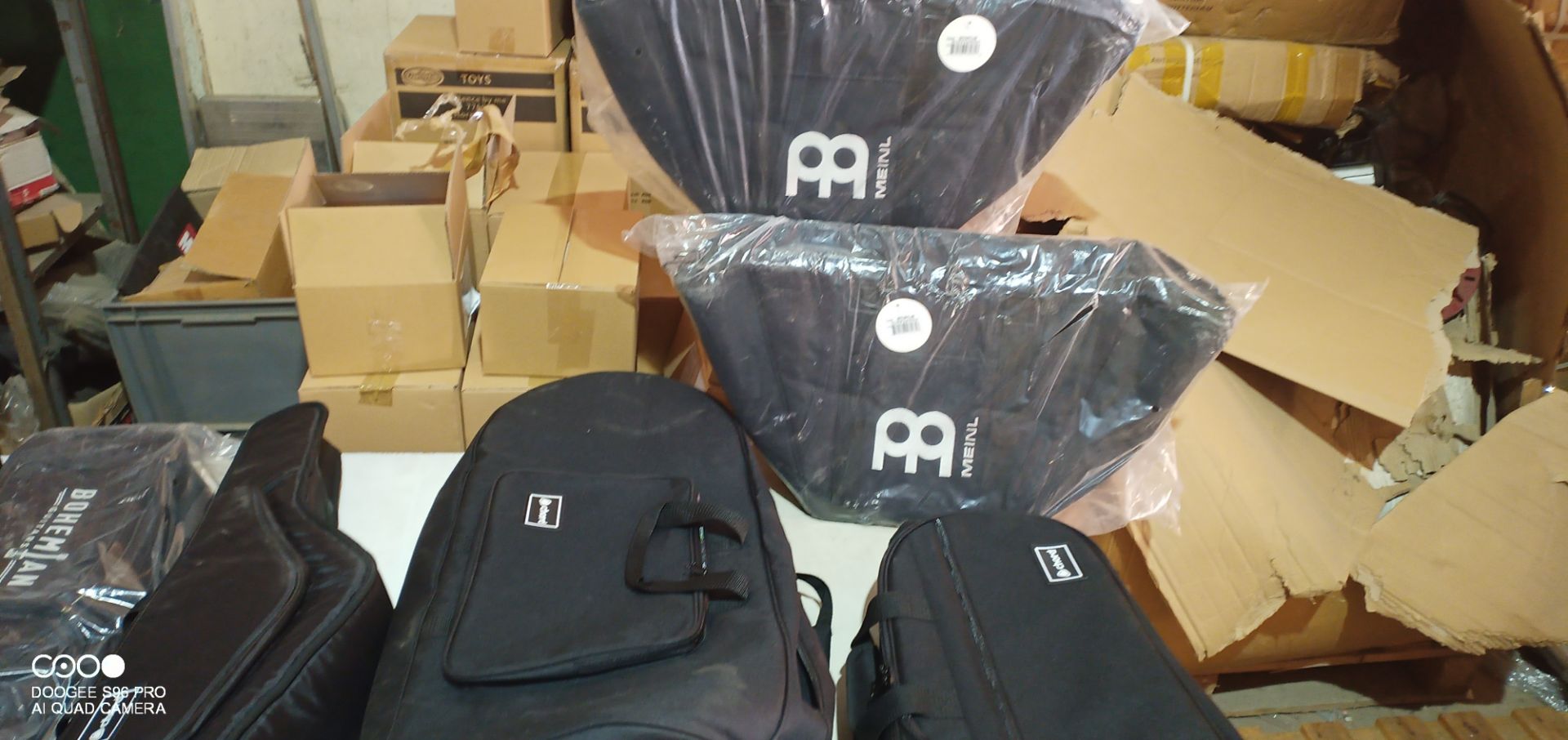 Appx 12 brand new assorted size lareg premium quality & brands music instrument bags / carriers - Image 2 of 4