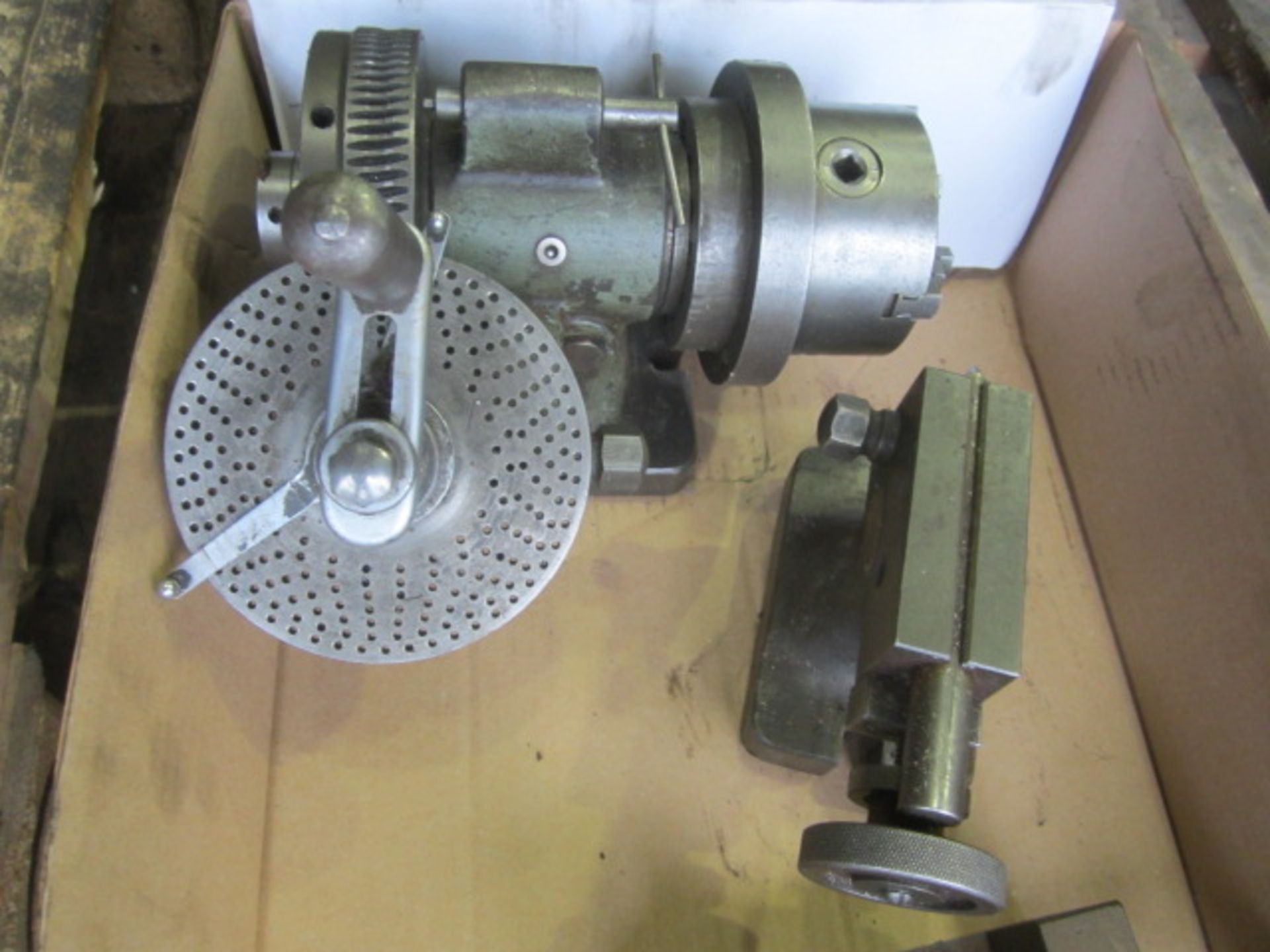 Unbadged dividing head, tail stock, machine vice, 3". Located at Southern Engineering Equipment, - Image 2 of 2