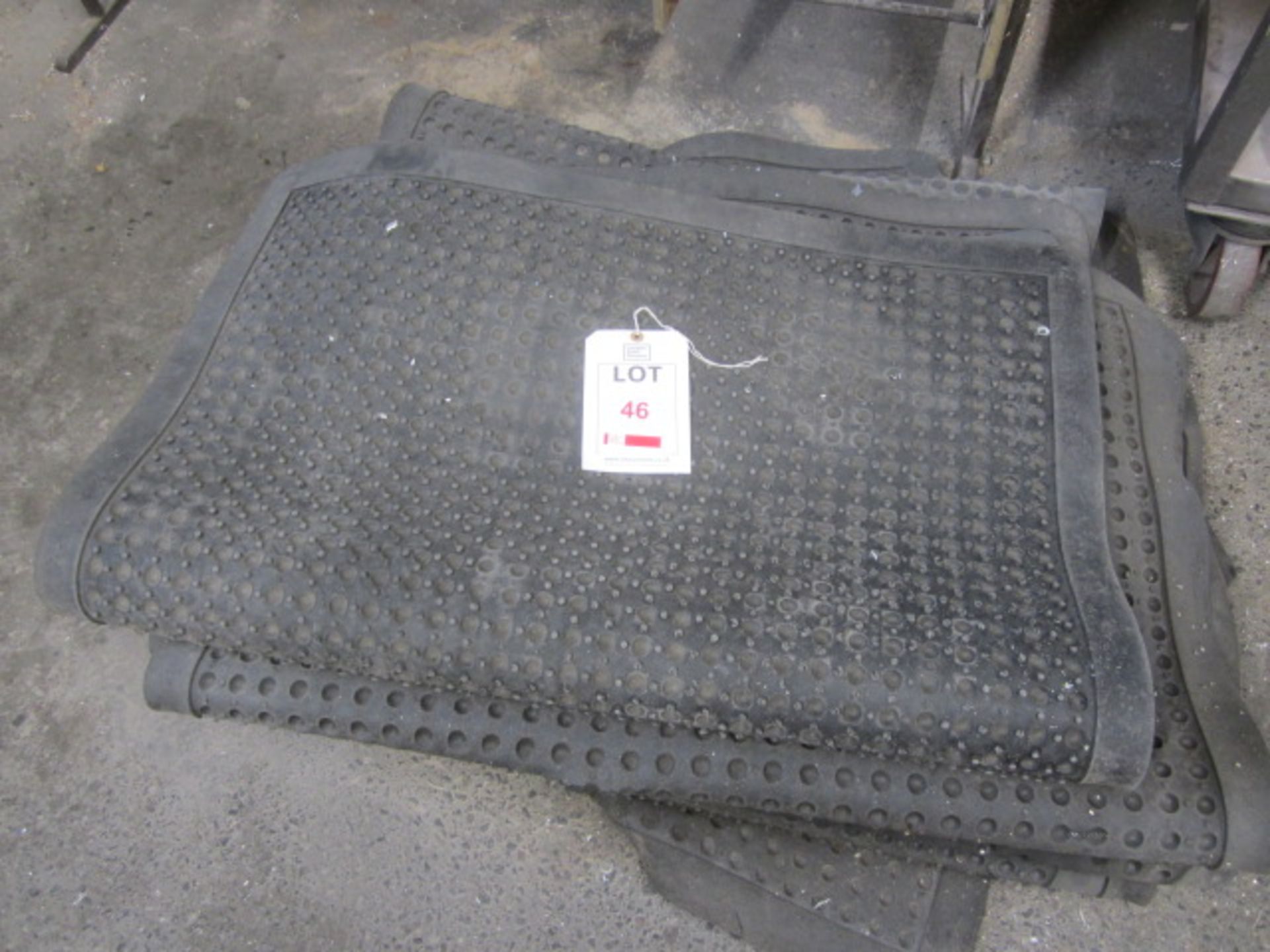 Quantity of anti slip rubber mats. Located at Supreme Engineering, Edington, Nr Bridgwater - Image 2 of 3