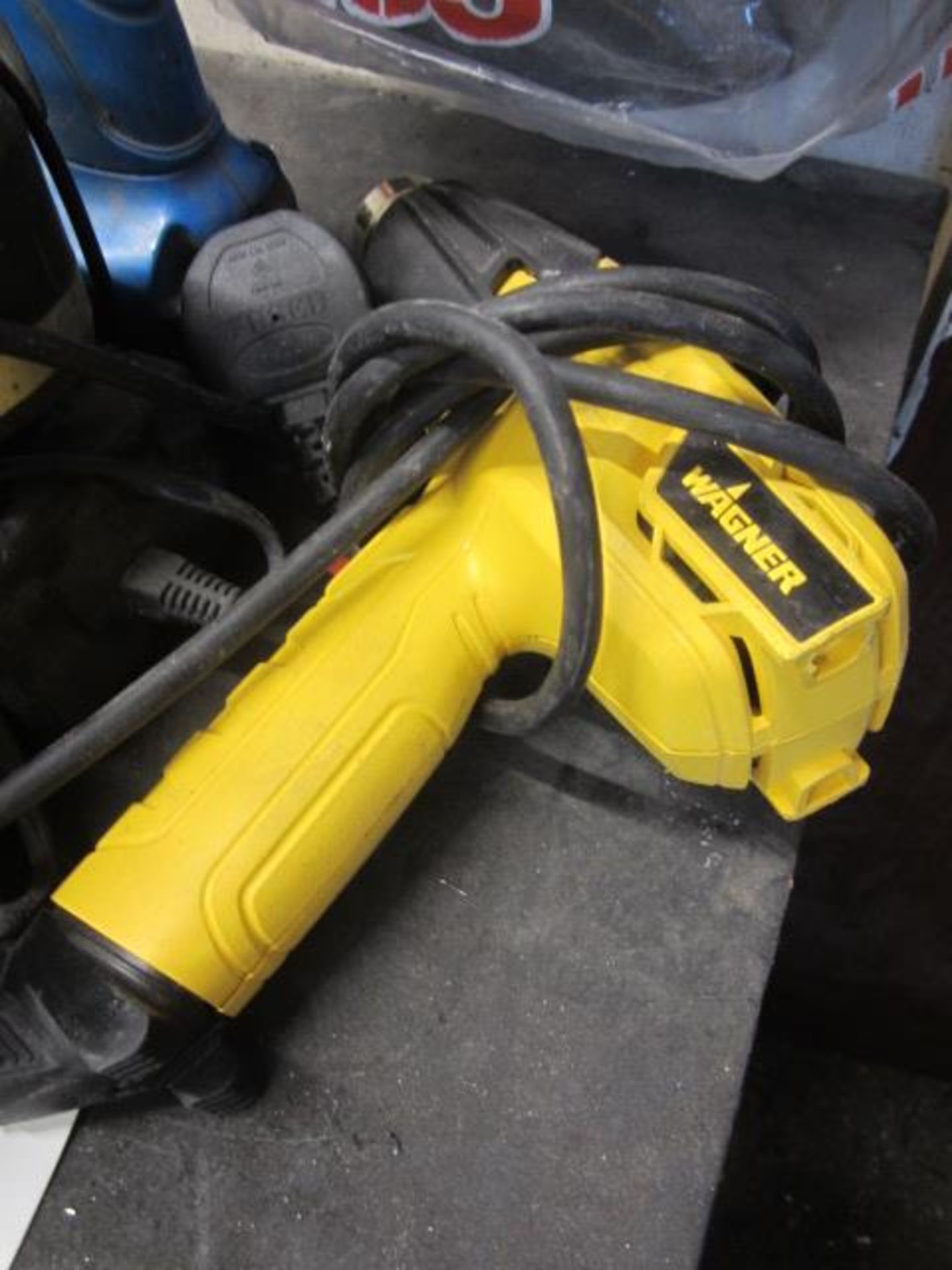 Draper cordless drill, 2 x batteries/chargers, 1 x Wagner hot air gun, 240v. Located at Supreme - Image 3 of 3