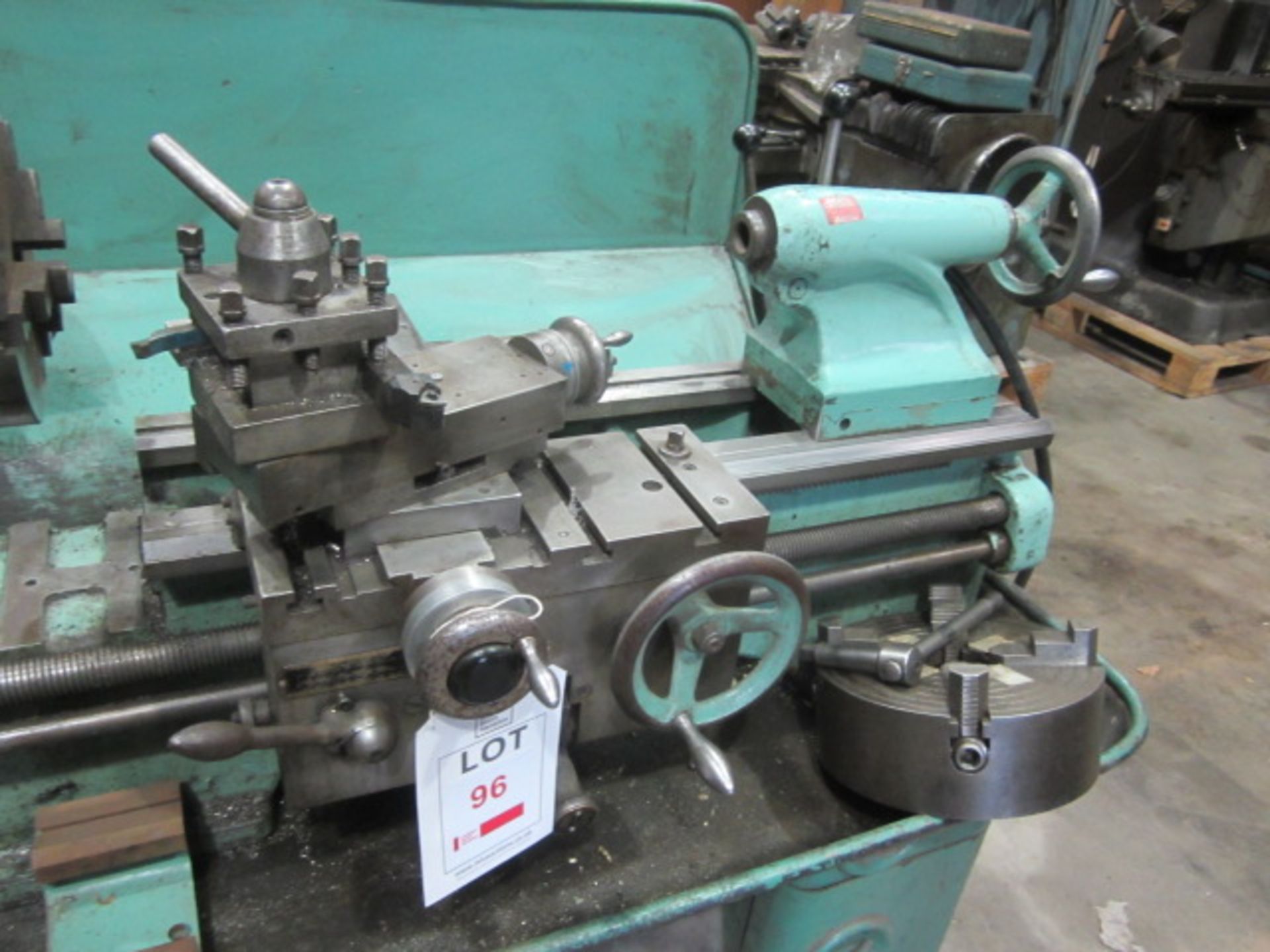 Colchester Student gap bed SS & SC centre lathe, serial no. 2/56085 with 3 & 4 jaw chuck, 4 way - Image 2 of 8