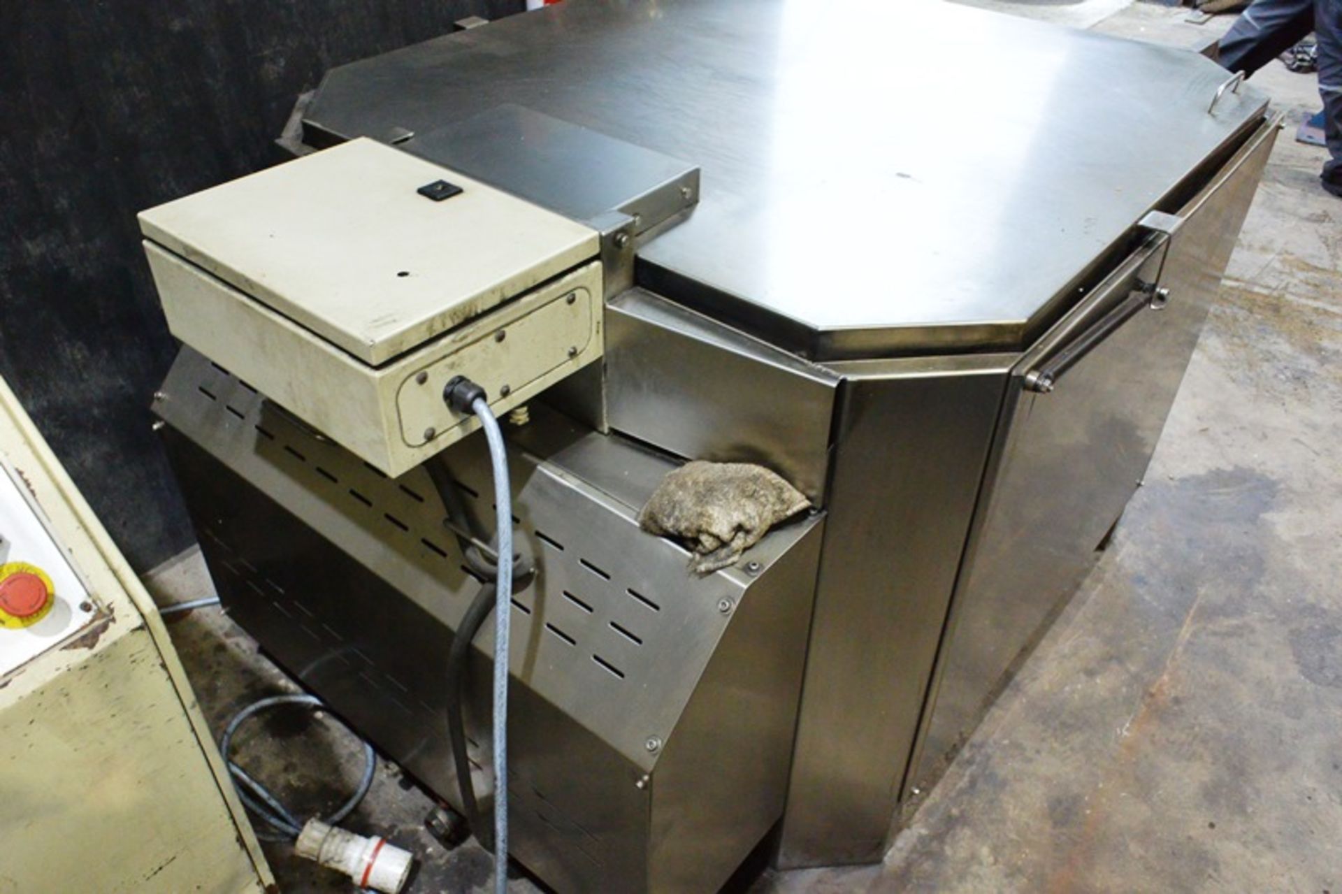 Serdi stainless steel rotary hot parts washer, approx basket dia 1100mm, 3 phase - Image 3 of 6