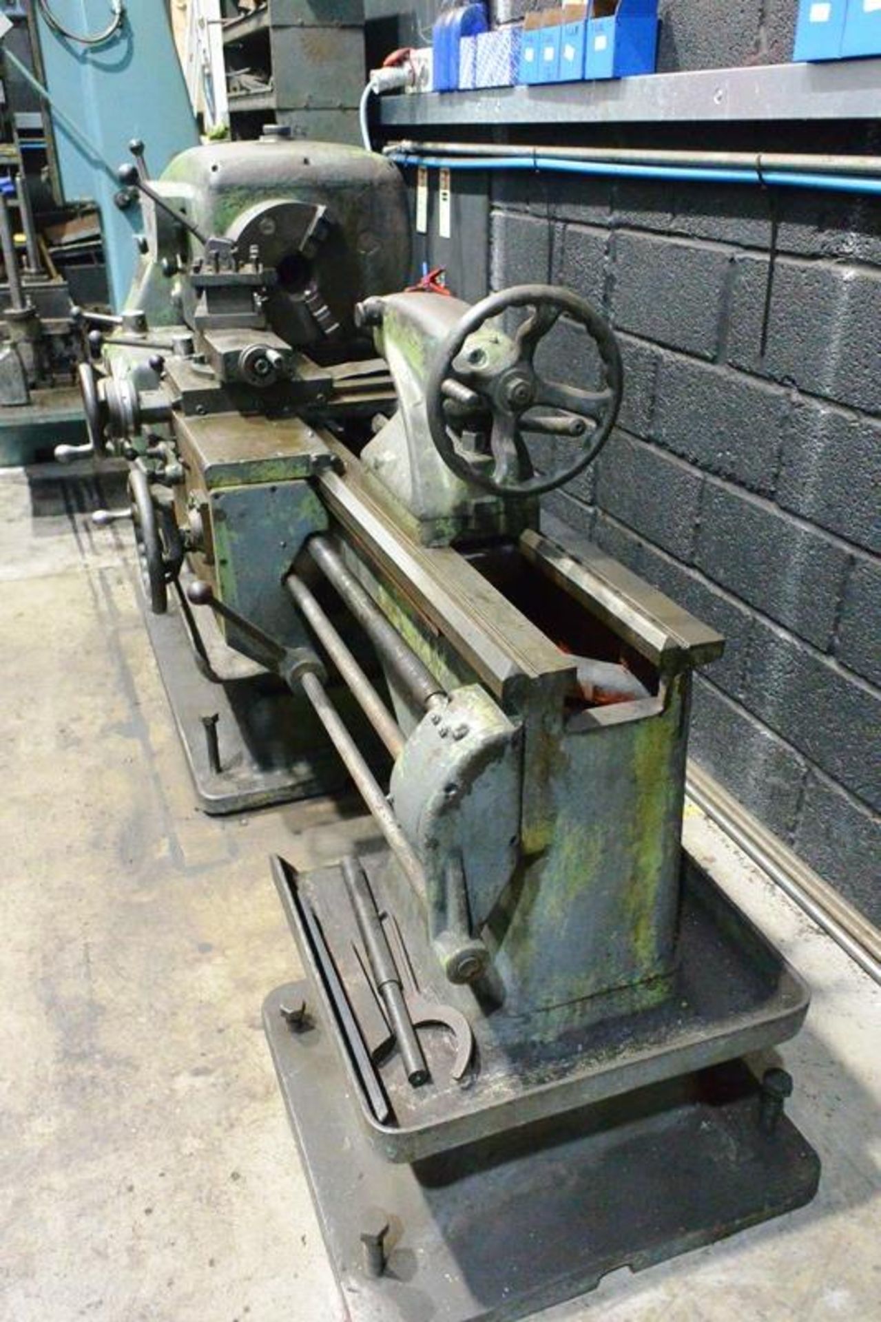 Wilson gap bed SS & SC centre lathe, serial no. 14721, with 3 jaw chuck, swing 14" approx, - Image 5 of 6