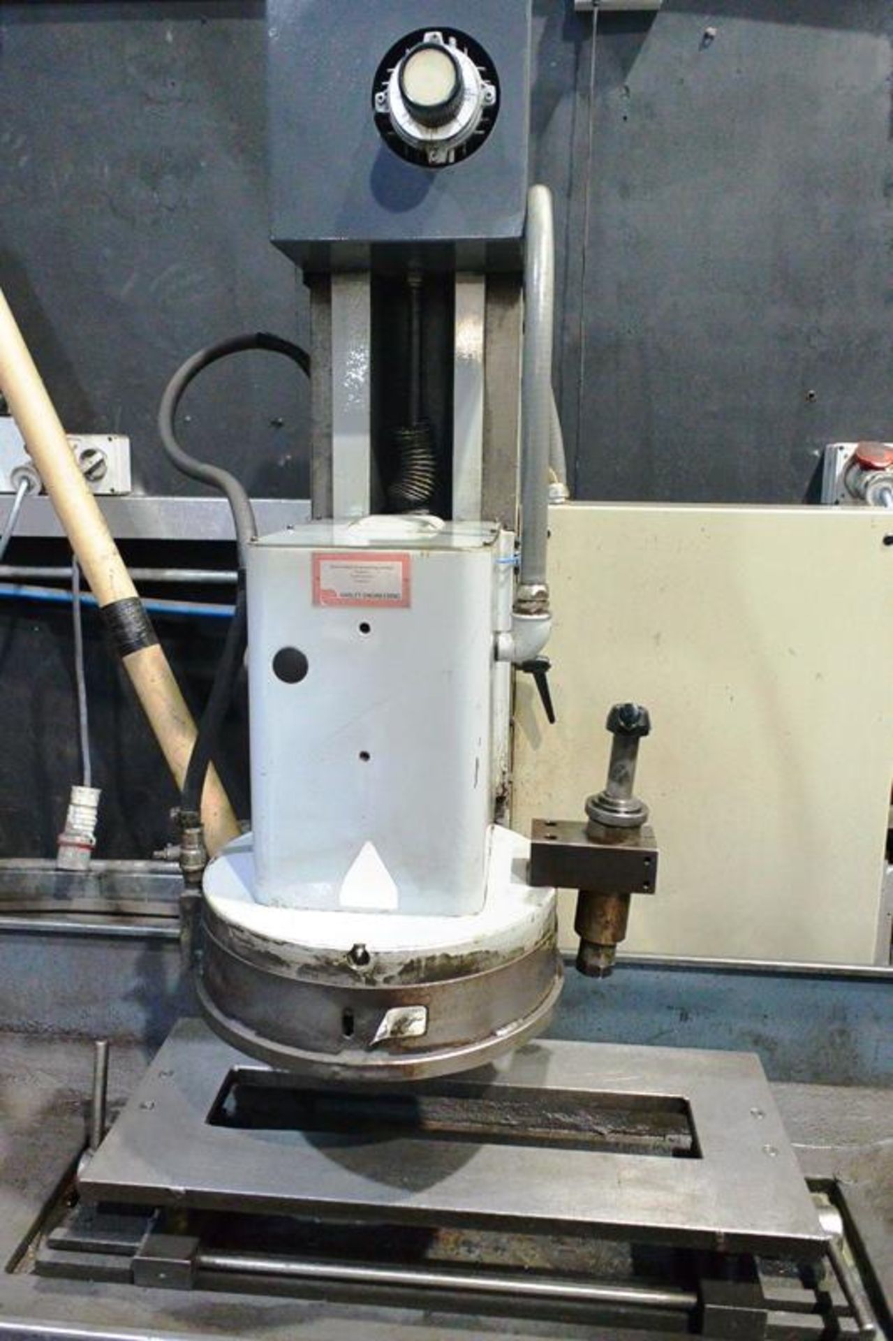 AZ SPA SM13 vertical spindle surface grinding machine, serial no. 1404 (2000) Max table traverse: - Image 4 of 8