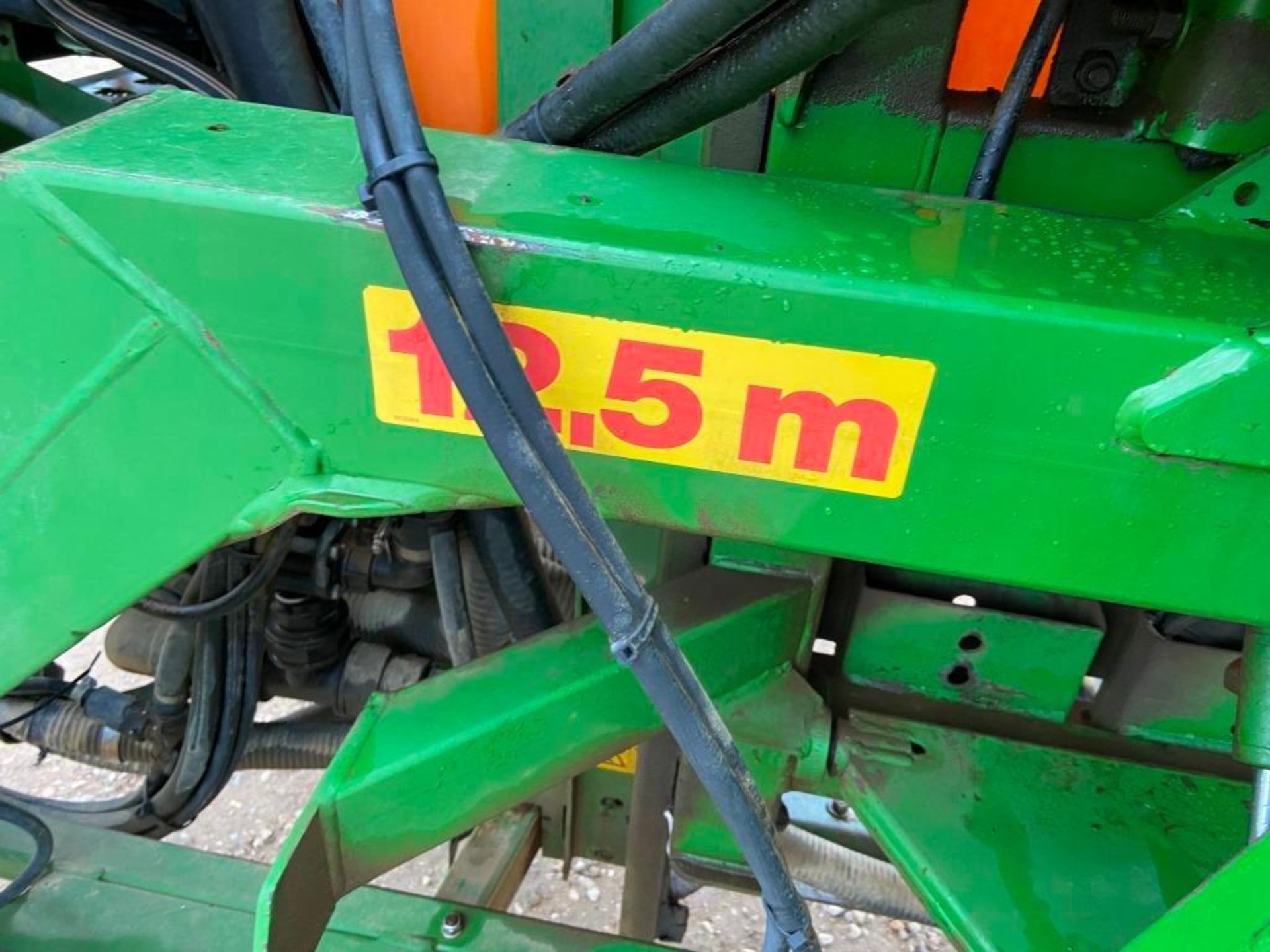Amazone 12.5m tractor mounted sprayer - Image 7 of 11