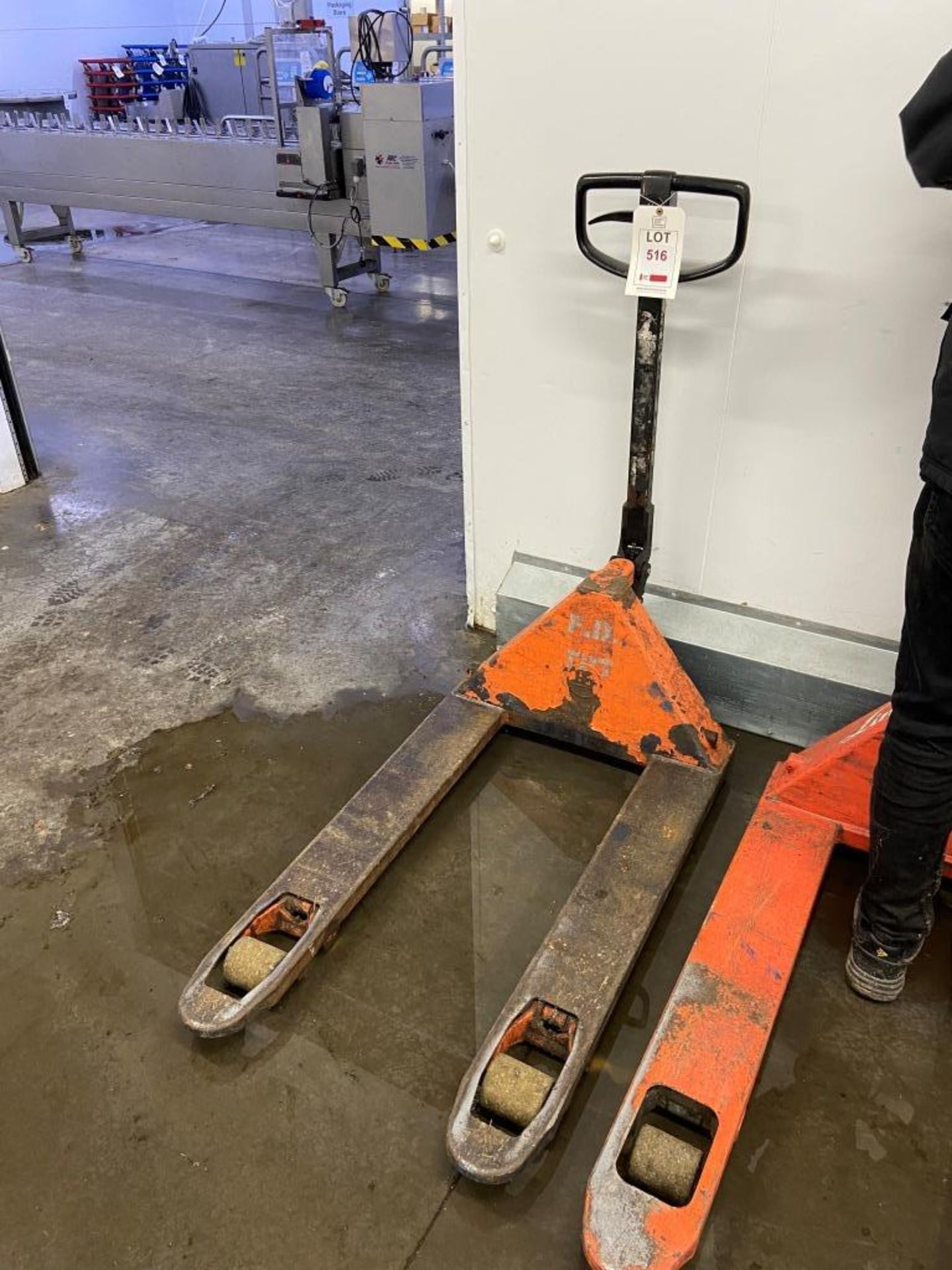 Pallet truck - Image 2 of 3