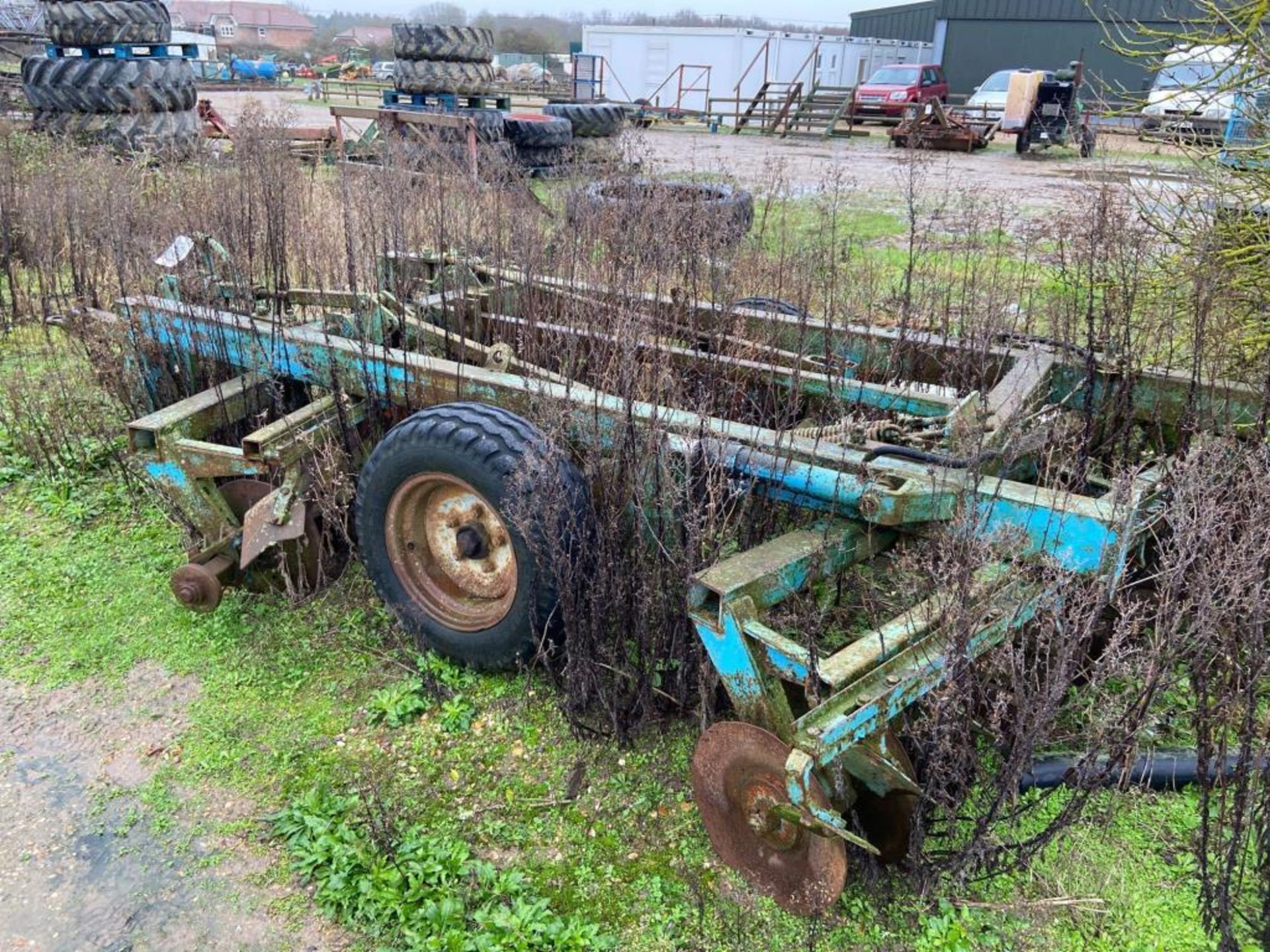 Trailed disc harrows with hydraulic transport wheels - Bild 2 aus 2