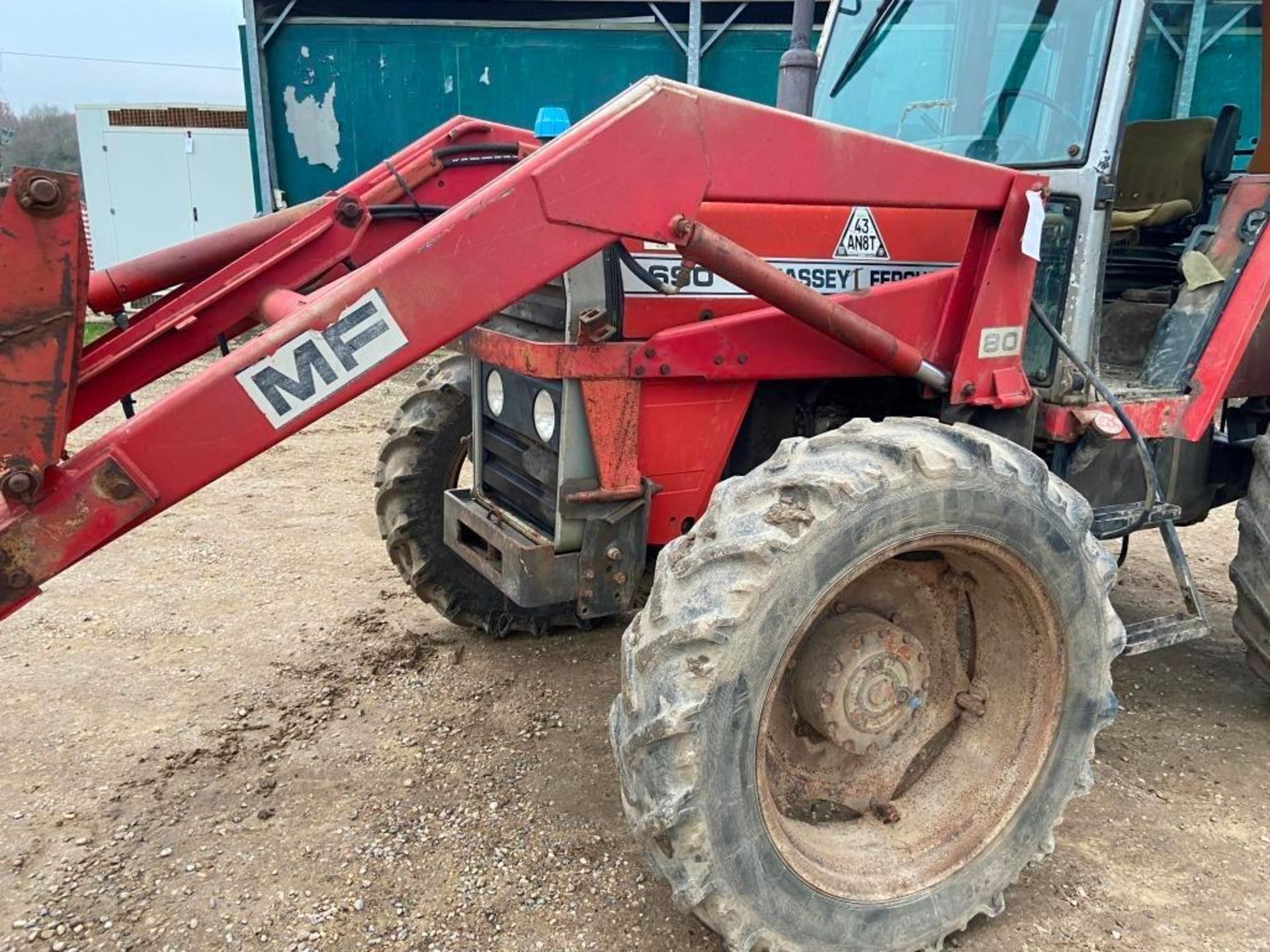 Massey Ferguson 690 tractor with front loader - Bild 19 aus 21