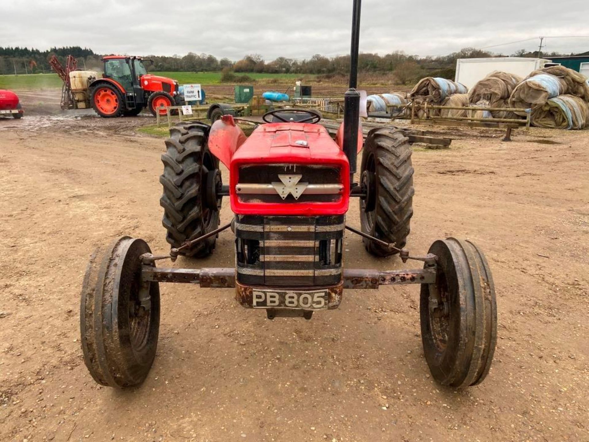 Massey Ferguson 135 tractor - Bild 2 aus 12