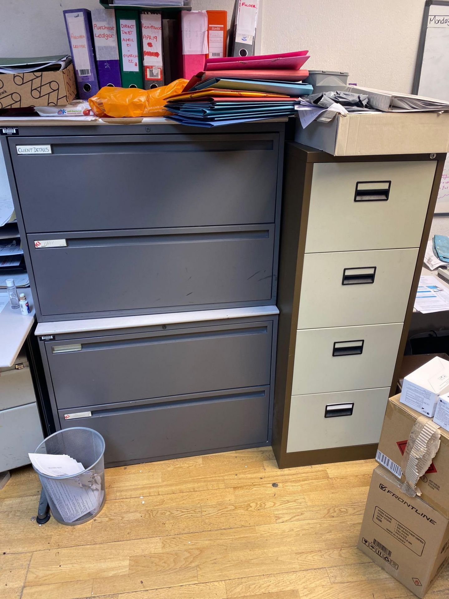 Two 4 drawer steel filing cabinets 3×2 drawer steel filing cabinets 2 x steel lateral filling - Image 3 of 4