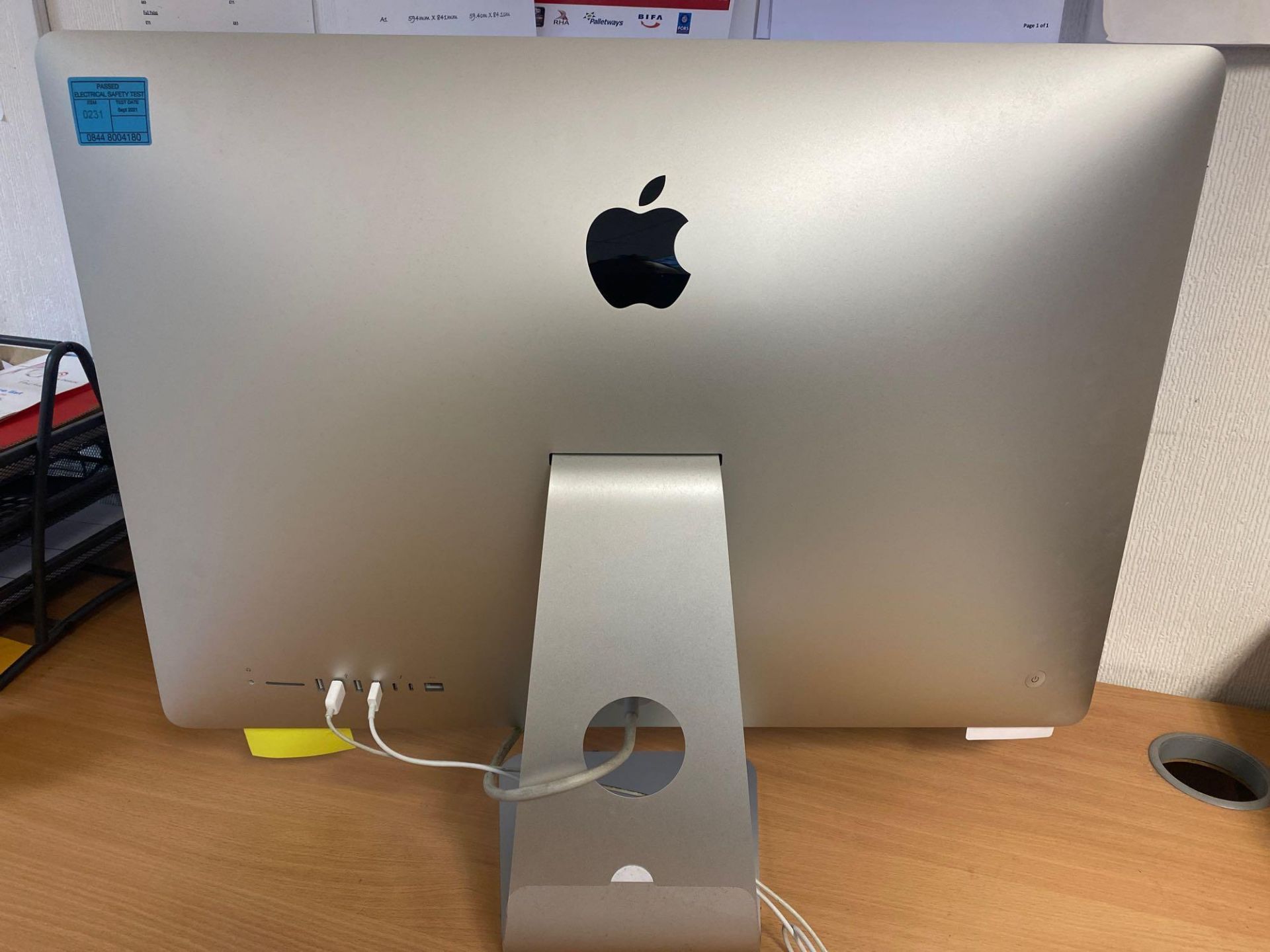 Apple iMac retina 5K 27 inch computer 2019 serial number C02D169QJV3N - Image 2 of 4