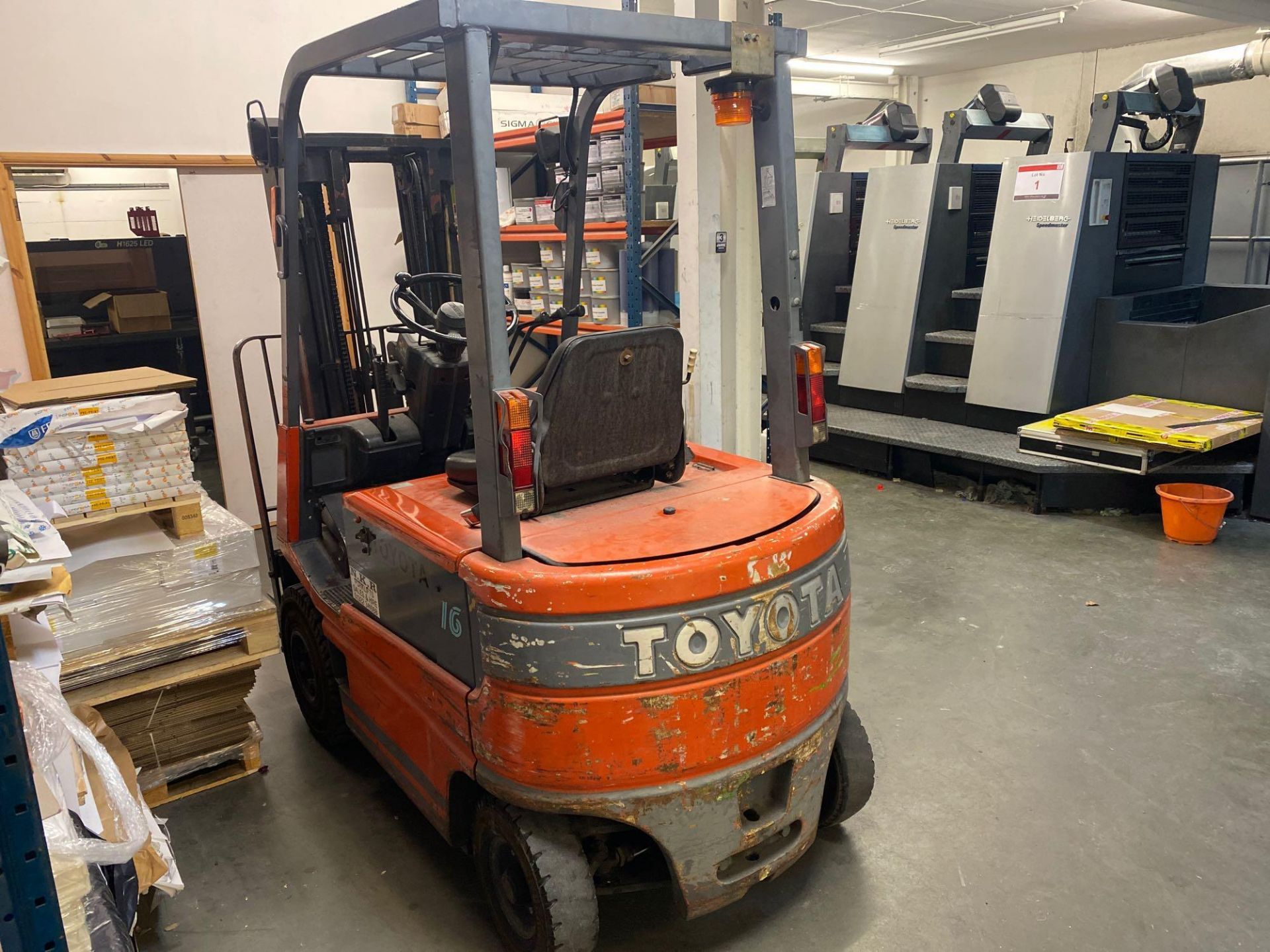 Toyota FBM 16 electric side shift forklift truck Lift capacity 1469 kg Lift height 3000 mm frame - Image 2 of 6