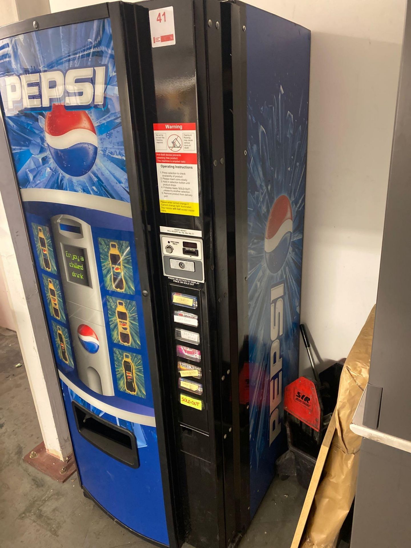 Pepsi bottle vending machine (no key) - Image 2 of 3