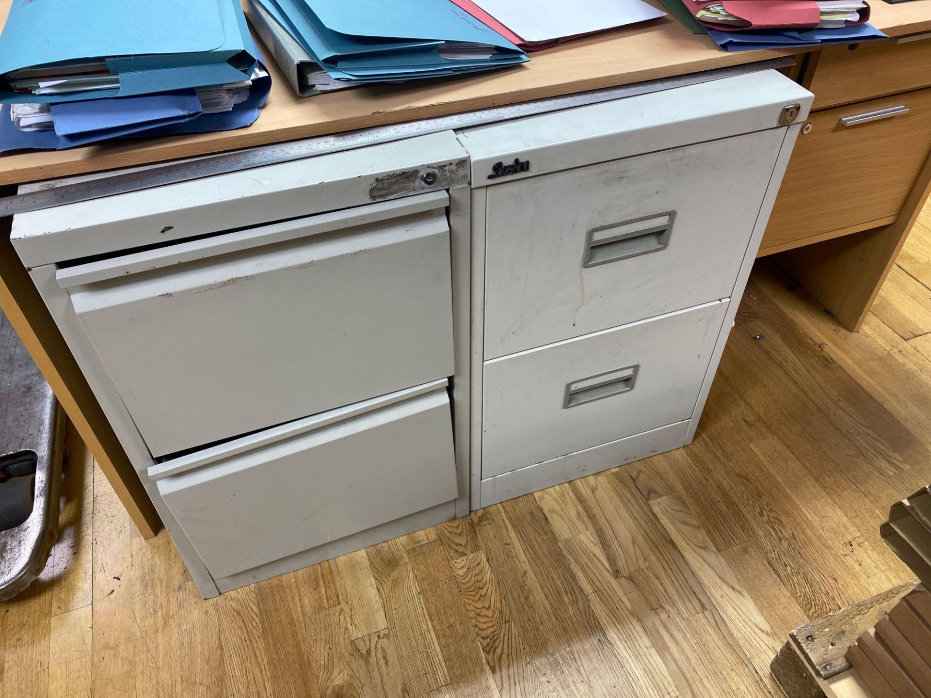 Two 4 drawer steel filing cabinets 3×2 drawer steel filing cabinets 2 x steel lateral filling - Image 2 of 4