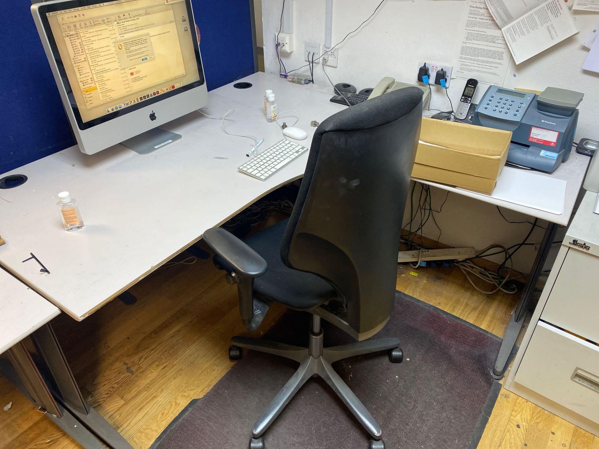 Three L-shaped grey desks complete with 3 grey straight desks