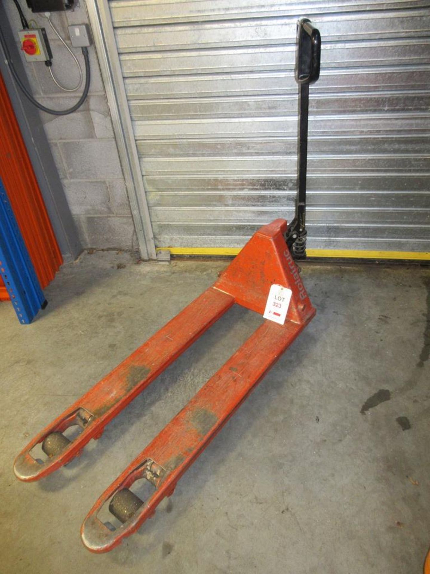 Roller pallet truck