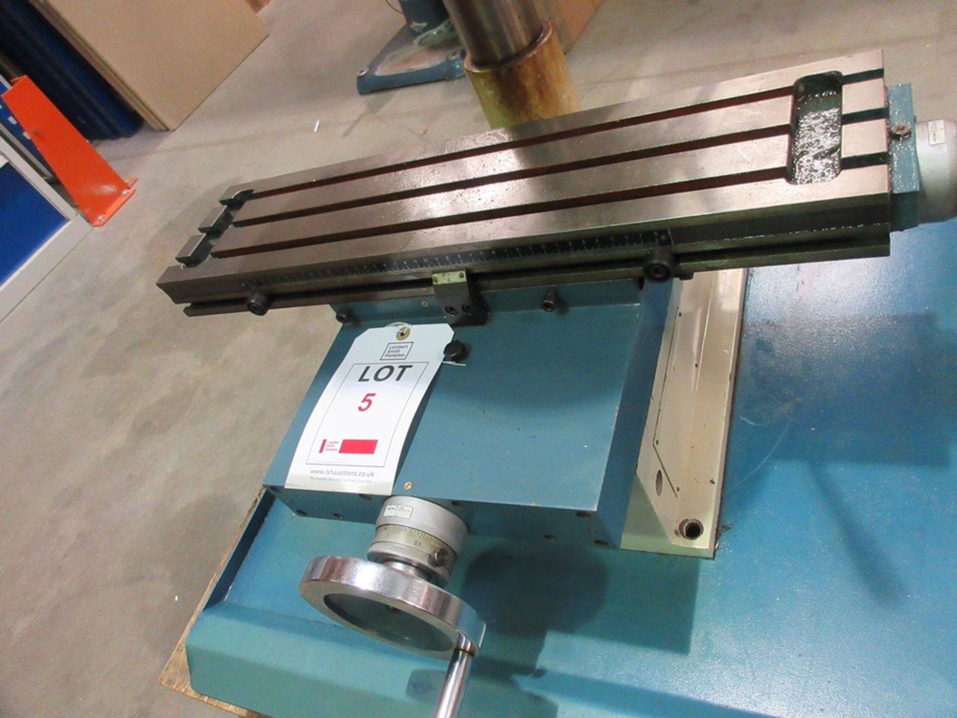 Chester milling machine 240v table size 600 x150mm 3Morse taper spindle - loaded to suitable - Image 3 of 4