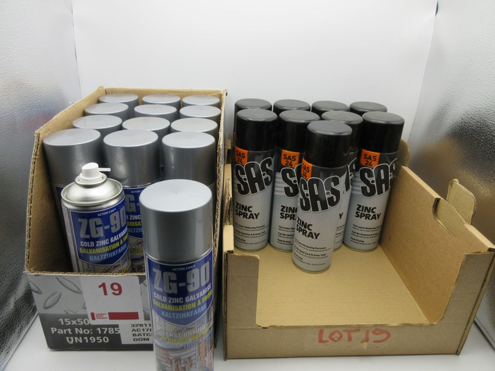 Nine S.A.S zink spray and 14 x ZG-90 cold zink galvanise spray cans