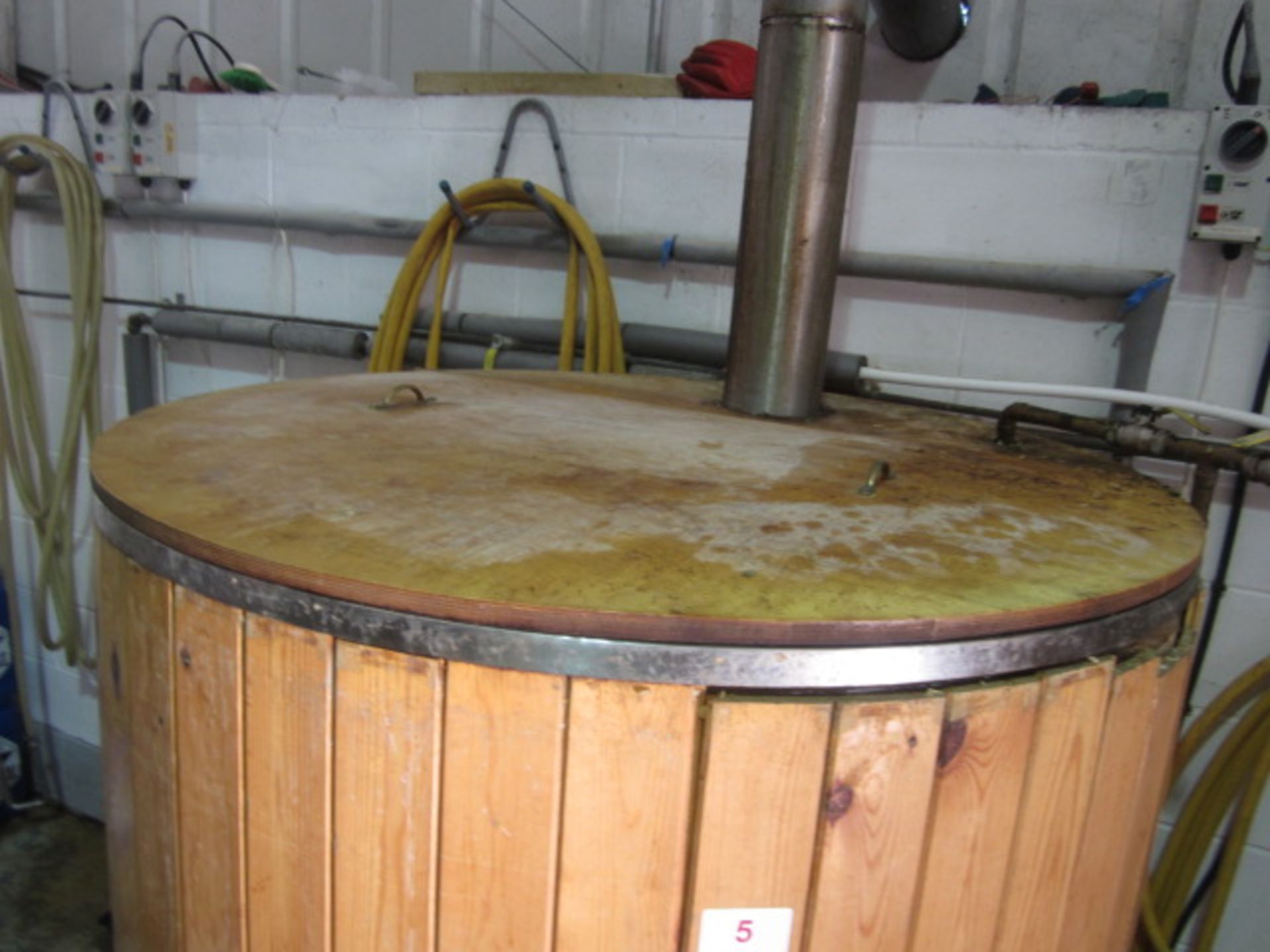 PBC Brewery Solutions stainless steel timber clad copper tank, for 6 barrel brewing system on stand, - Image 2 of 2