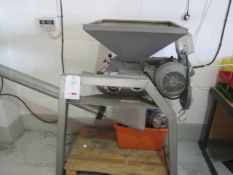 Engl Maschinen Polo 22-18-950 malt mill, hopper dimensions 600 x 600mm, serial no. 34266 (2006),