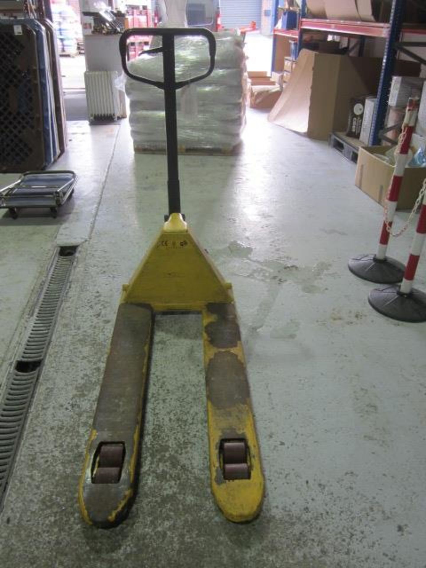 GS 2500kg pallet truck - Image 2 of 2