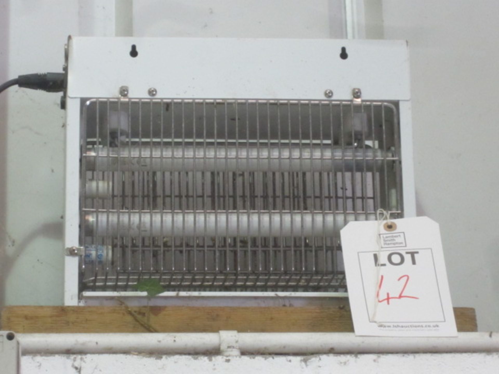 Two Well We-100-2, 240v insectecutors - Image 2 of 2