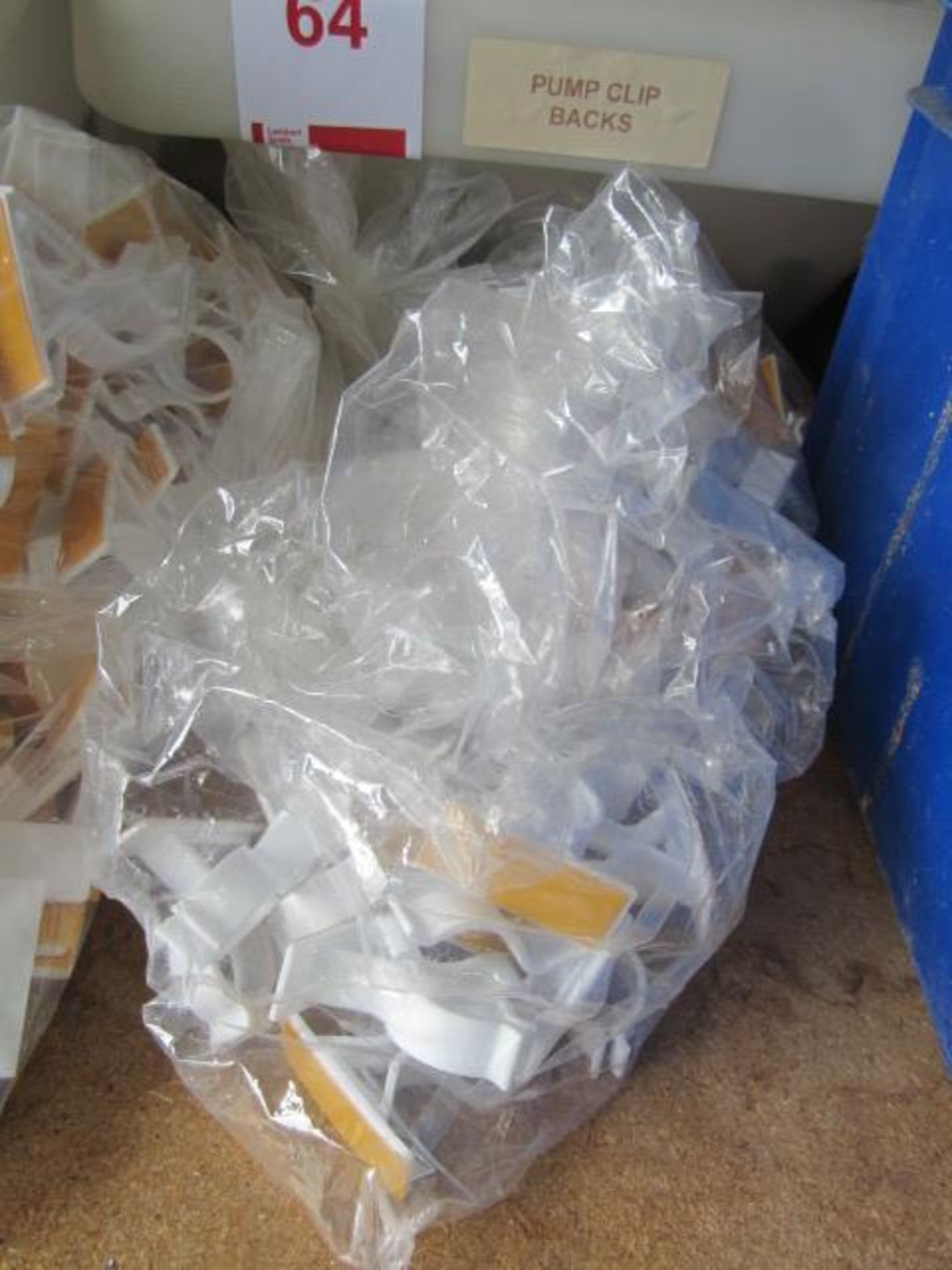 Seven plastic ingredients bins and assorted bags of pump clips - Image 3 of 4