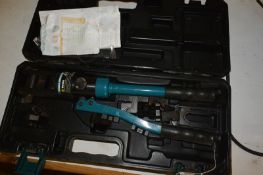 Hydraulic crimping tool, with assorted dies and carry case