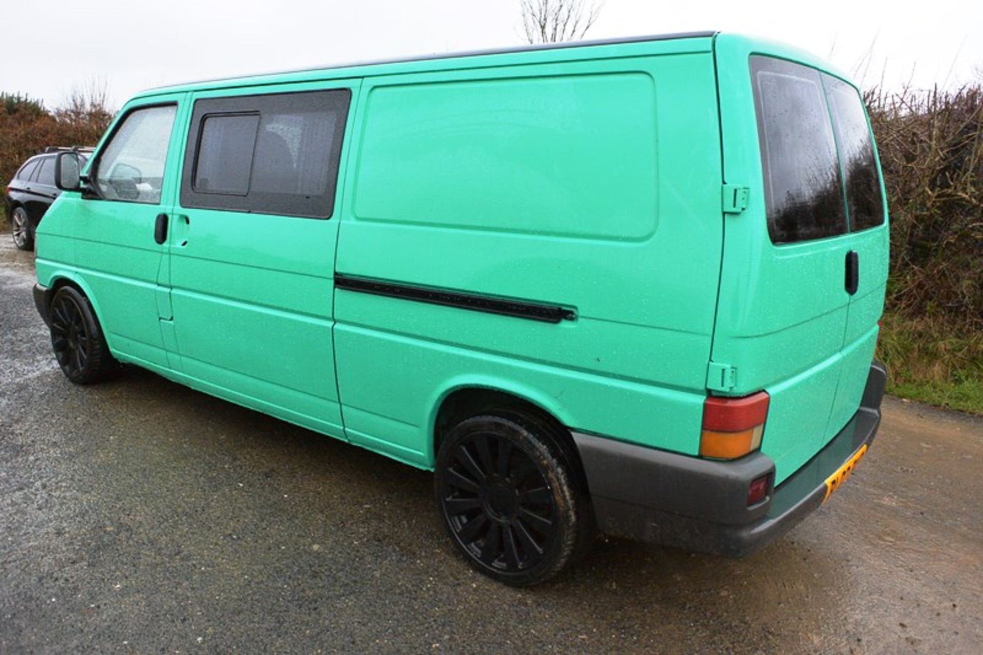 Volkswagen Transporter TDi LWB (2002) - Image 8 of 48