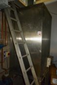 Stainless steel rectangular tank with frame, approx 800 litre capacity