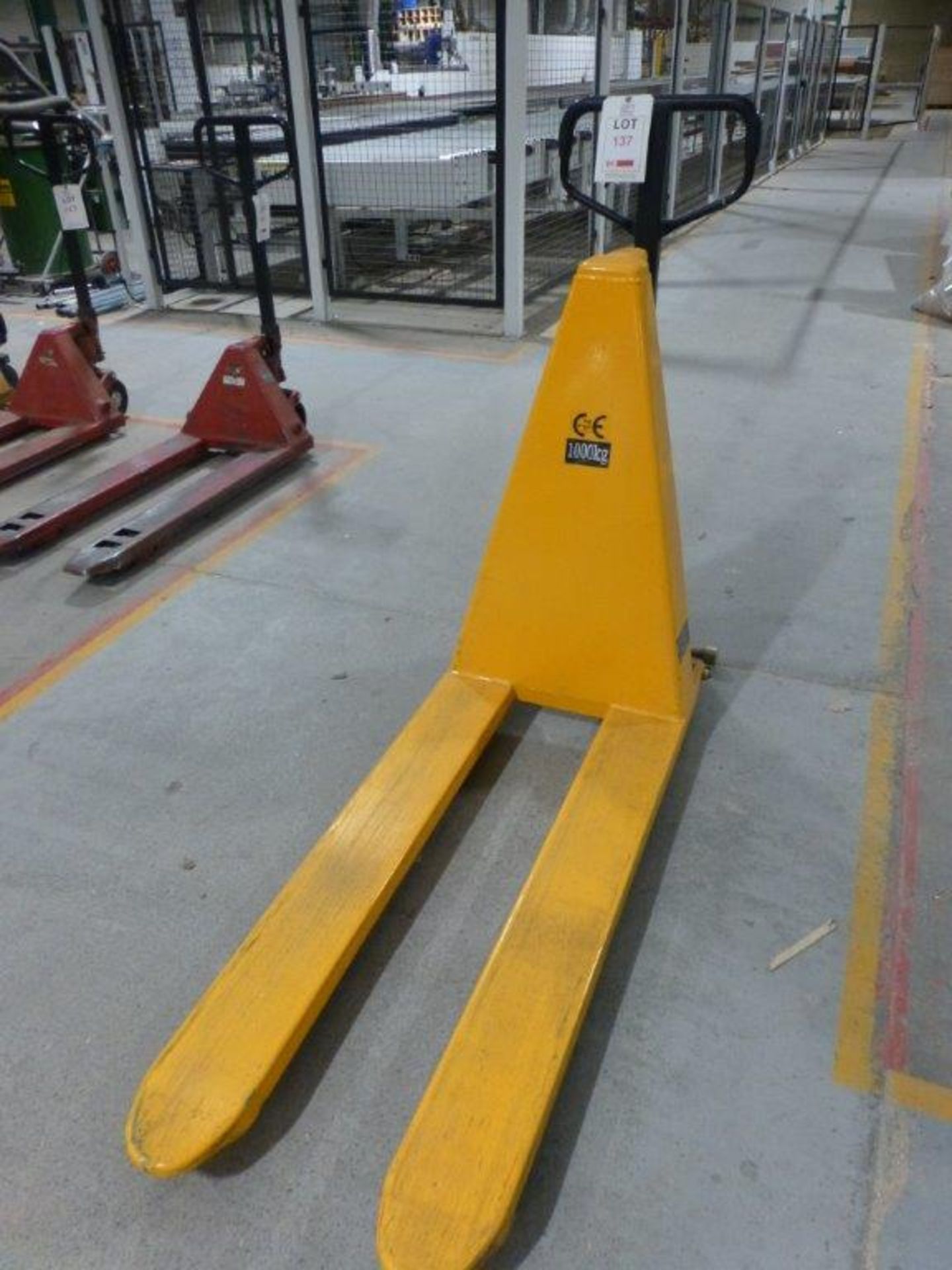 High lift pallet truck