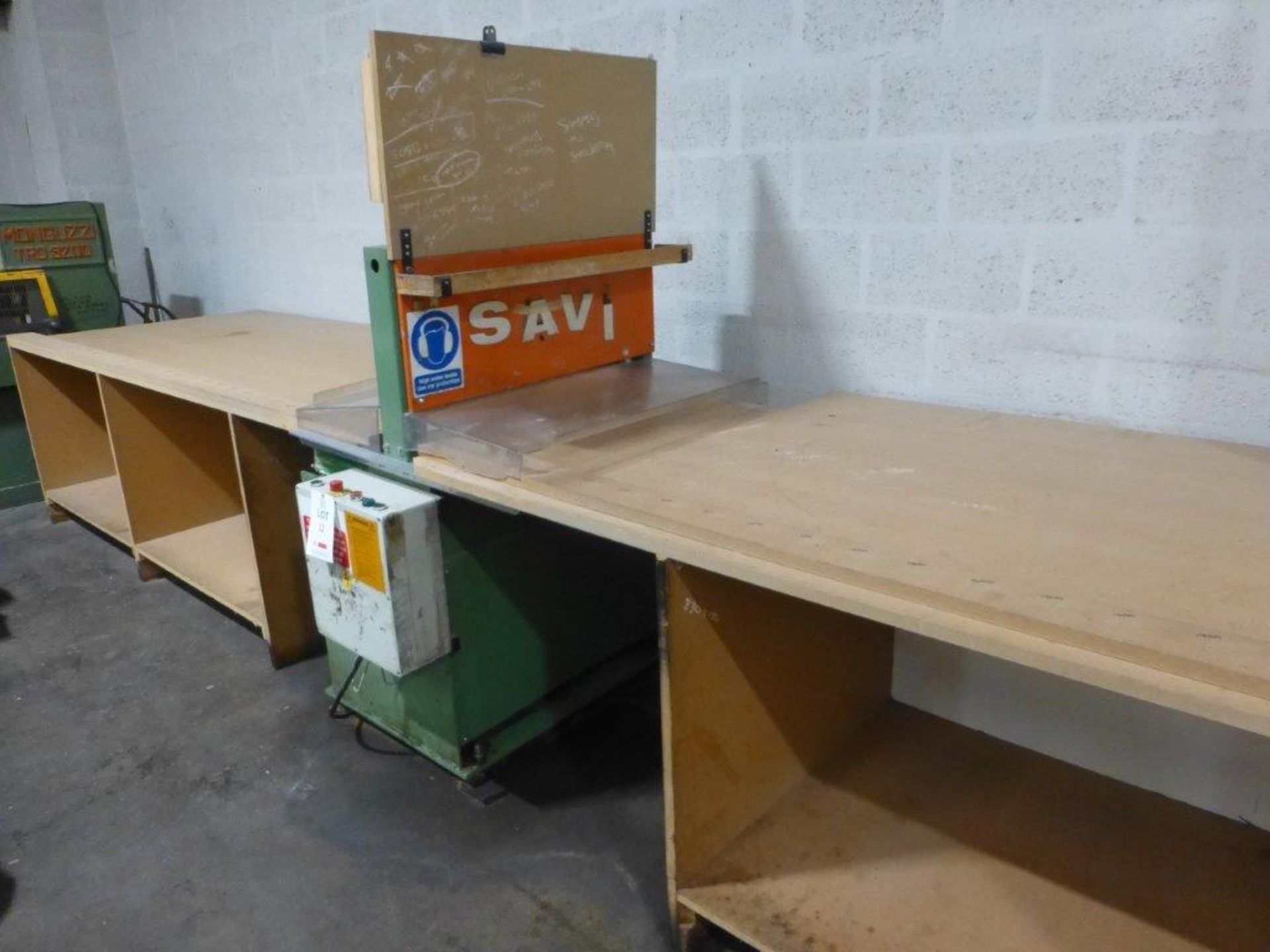 Savi 800mm veneer guillotine - Image 2 of 2