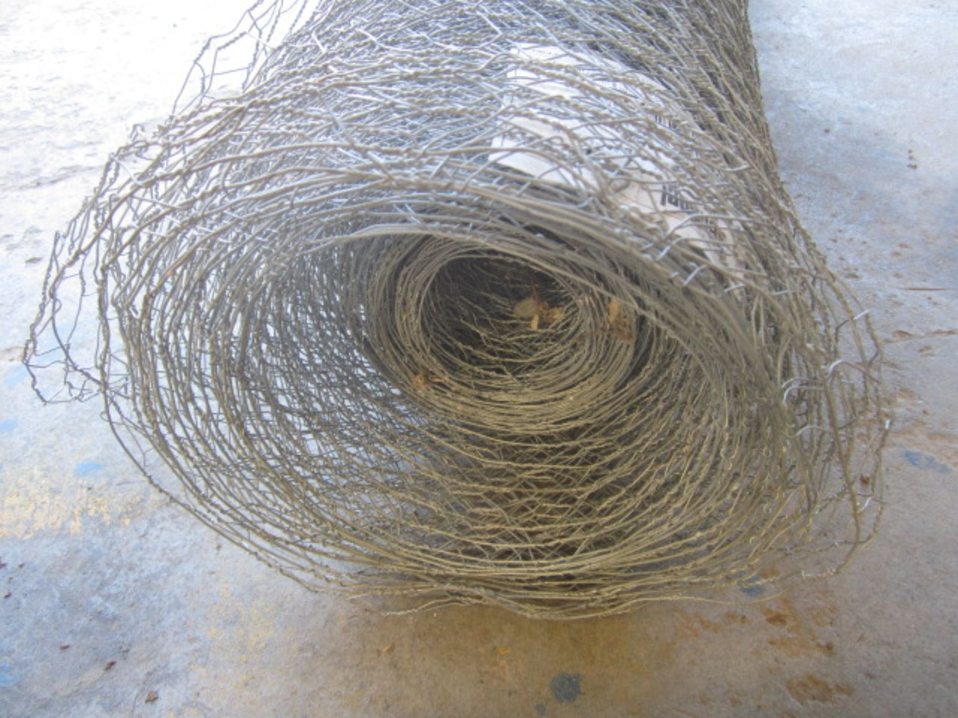 Part reel of galvanised wire netting, approx. height 1m - Image 2 of 3