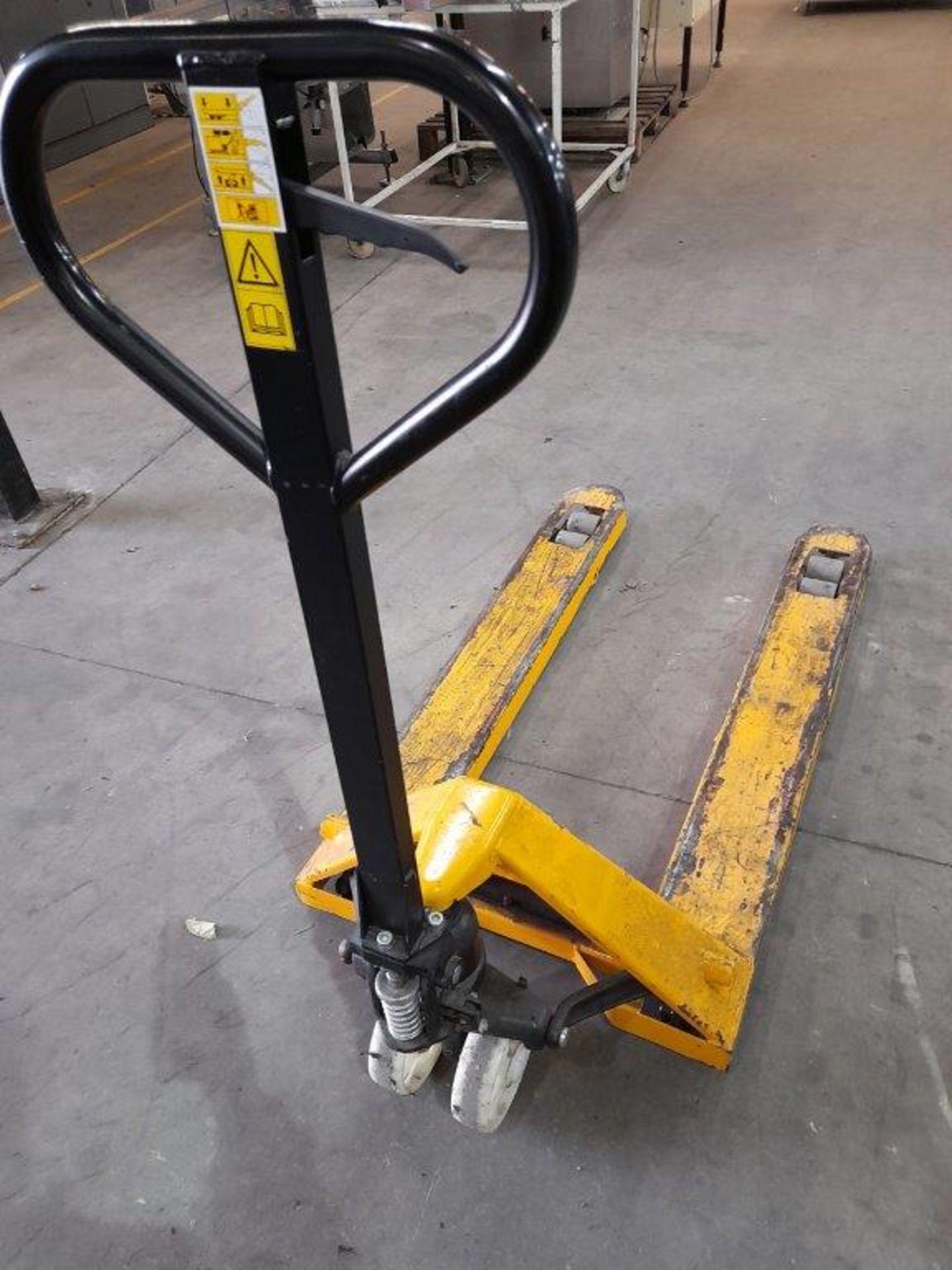 Pallet truck warehouse DF25 hydraulic pallet truck, serial no. 16072934/017 (2016), rated capacity - Image 2 of 3