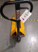 Hydraulic pallet truck (2006), rated capacity 2,000kg