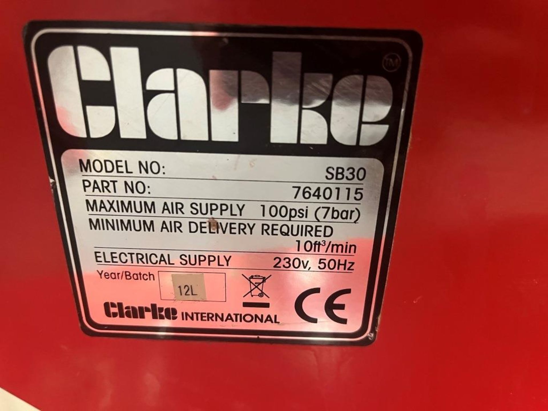 Clarke SB30 shot blast cabinets with extractor - Image 3 of 6