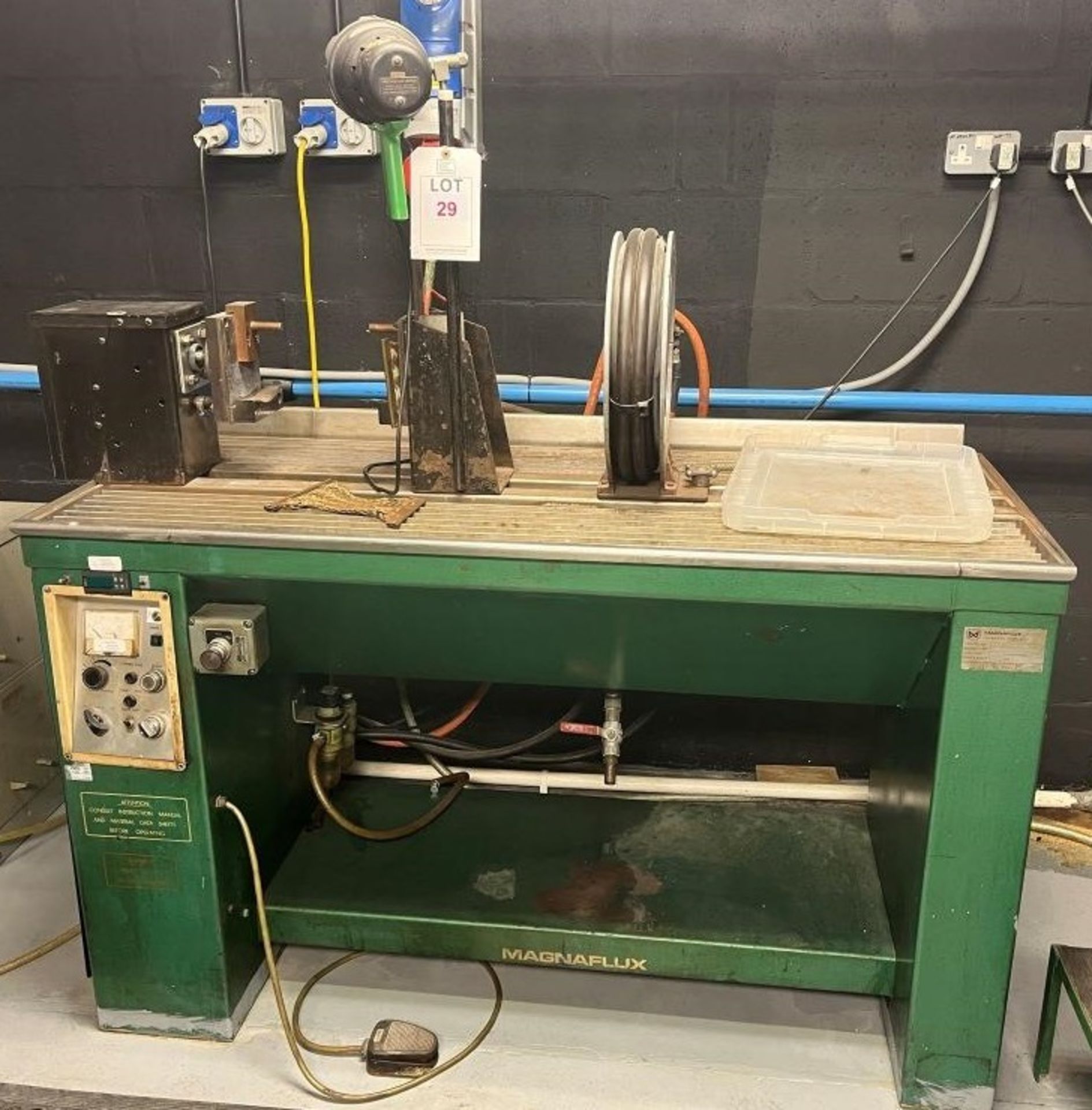 Magnaflux magnetic test bench, No. 820800, Please note: A work Method Statement and Risk