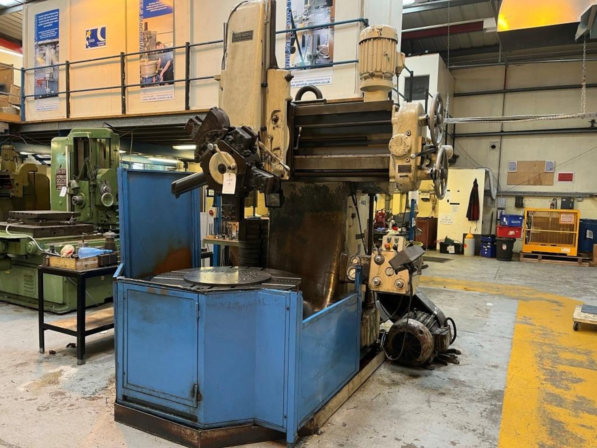 Webster & Bennett 48' vertical turning and boring machine, no plate, with tooling on bench, - Image 2 of 13